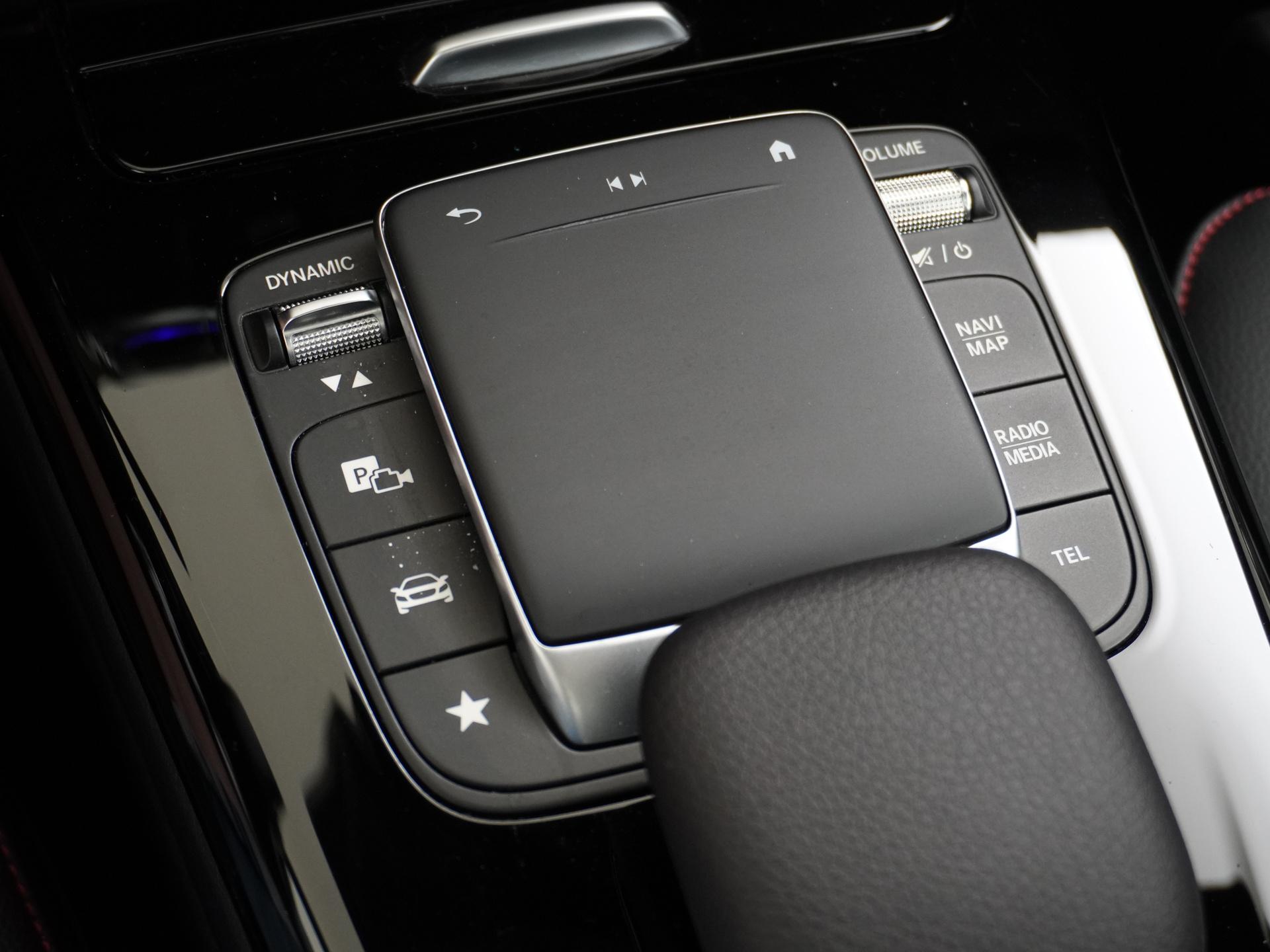 Mercedes-Benz CLA-Klasse 250 e AMG Premium Plus 45