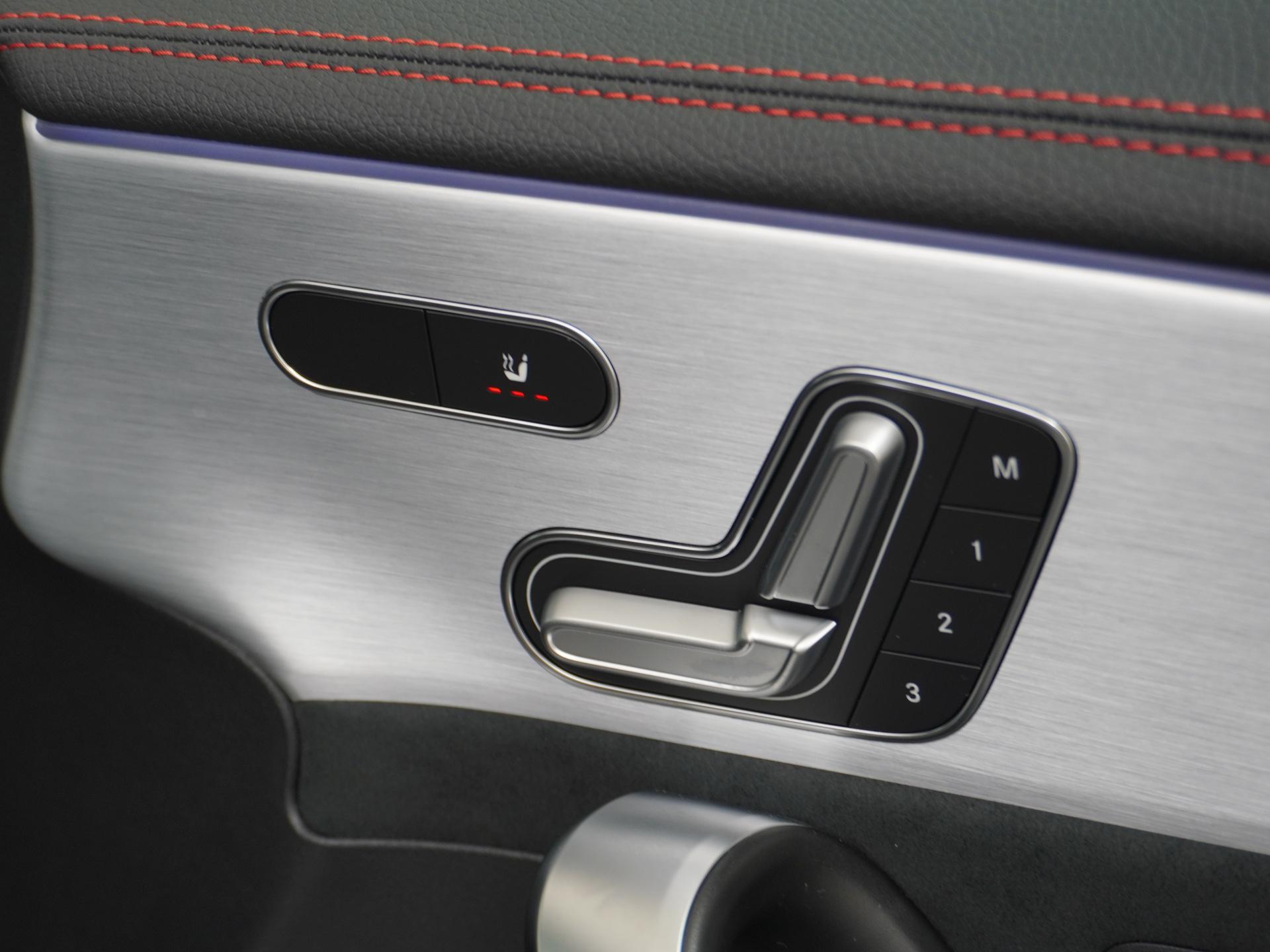 Mercedes-Benz CLA-Klasse 250 e AMG Premium Plus 48