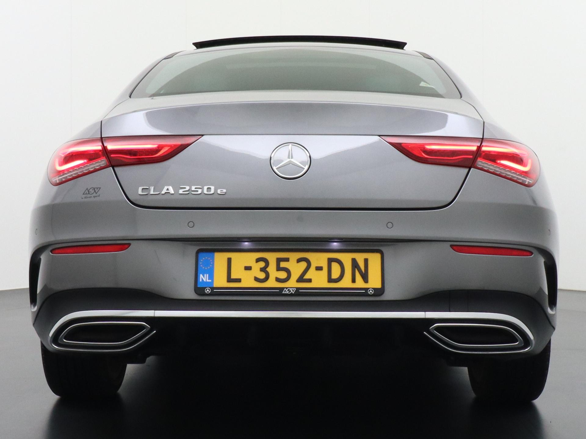 Mercedes-Benz CLA-Klasse 250 e AMG Premium Plus 6