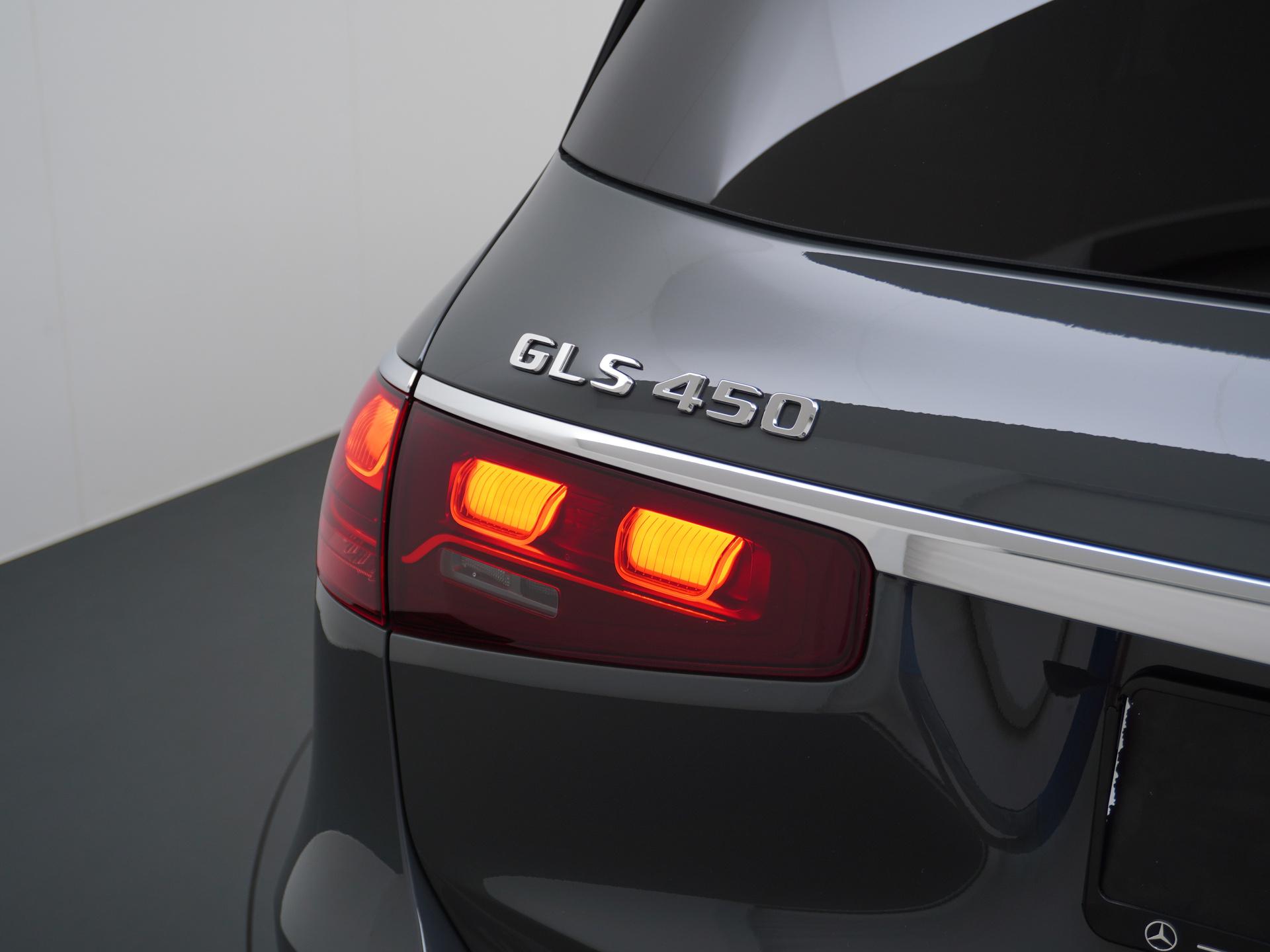 Mercedes-Benz GLS 450 4MATIC AMG Line 11