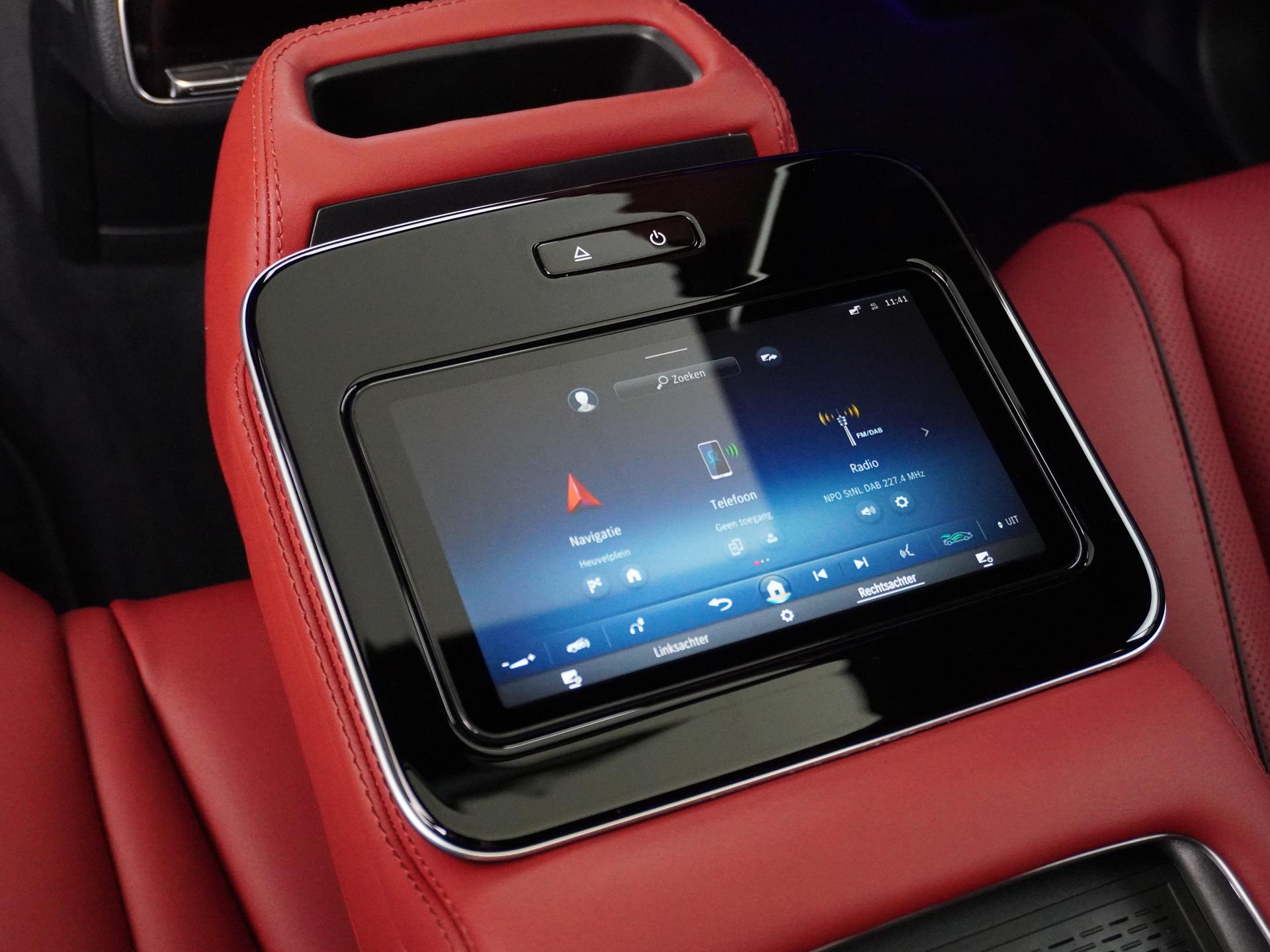 Mercedes-Benz GLS 450 4MATIC AMG Line 32