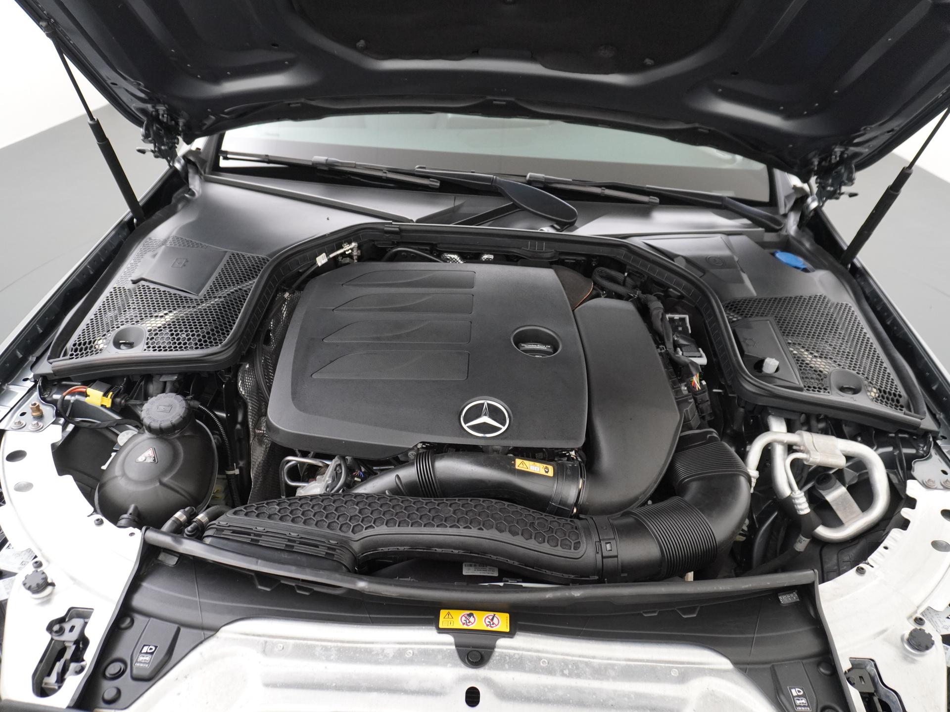 Mercedes-Benz C-Klasse 180 AMG Business Solution 16