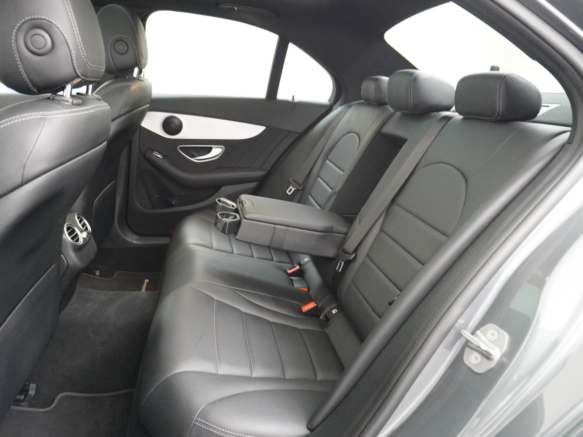 Mercedes-Benz C-Klasse 180 AMG Business Solution 22