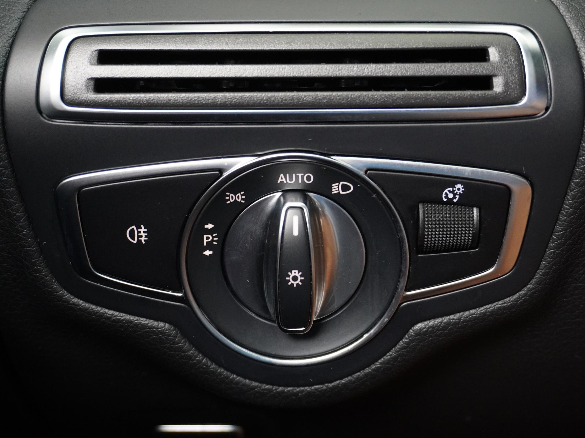 Mercedes-Benz C-Klasse 180 AMG Business Solution 26