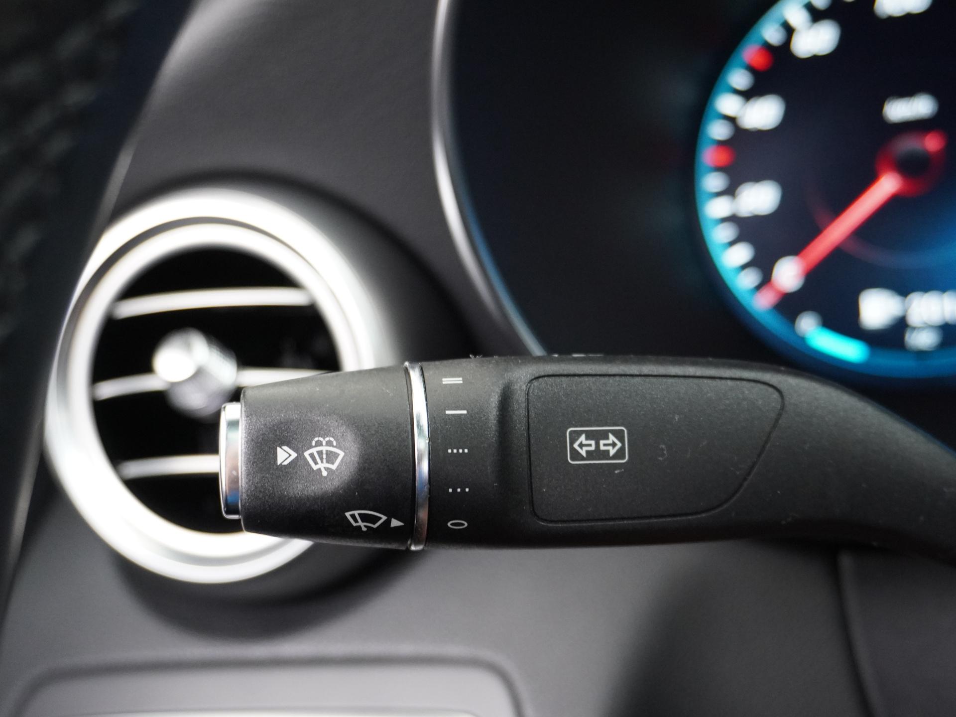 Mercedes-Benz C-Klasse 180 AMG Business Solution 27