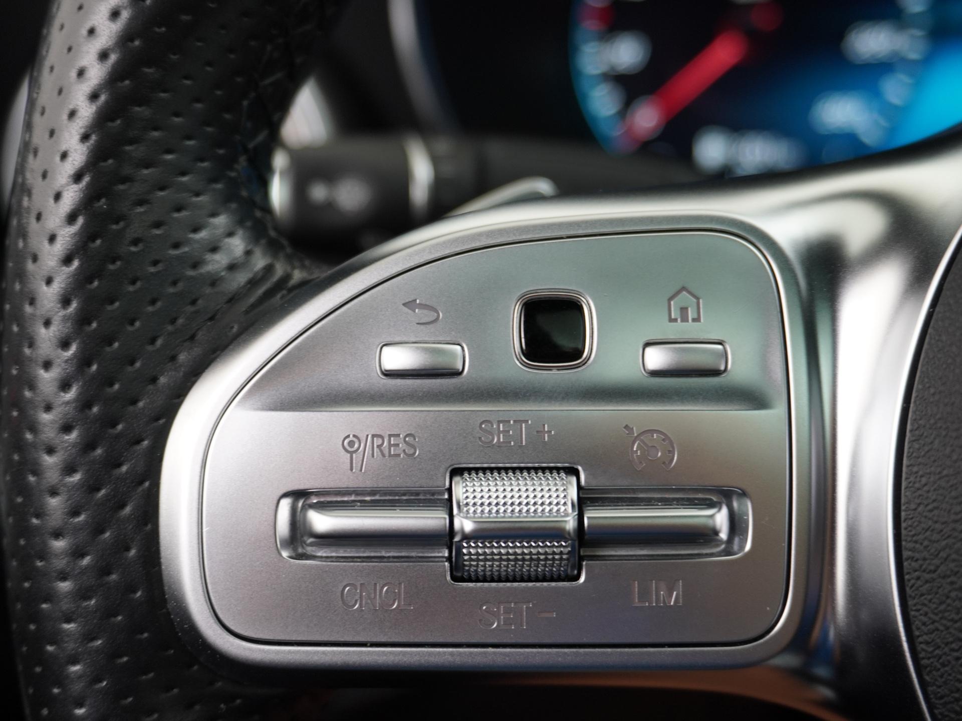 Mercedes-Benz C-Klasse 180 AMG Business Solution 30