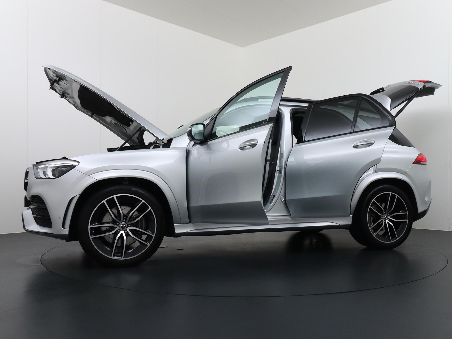 Mercedes-Benz GLE 300 d 4MATIC AMG Premium Plus 10