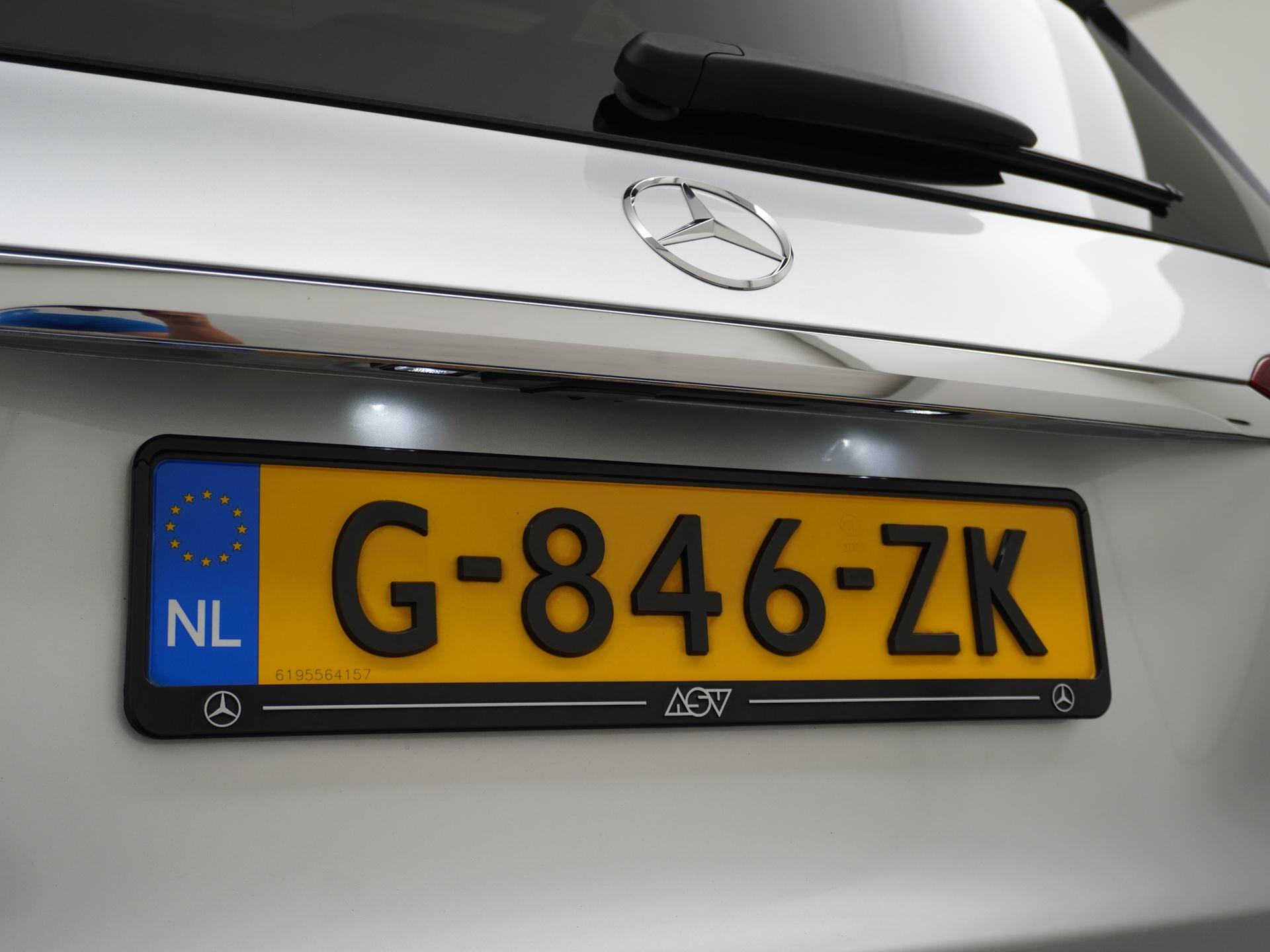 Mercedes-Benz GLE 300 d 4MATIC AMG Premium Plus 12