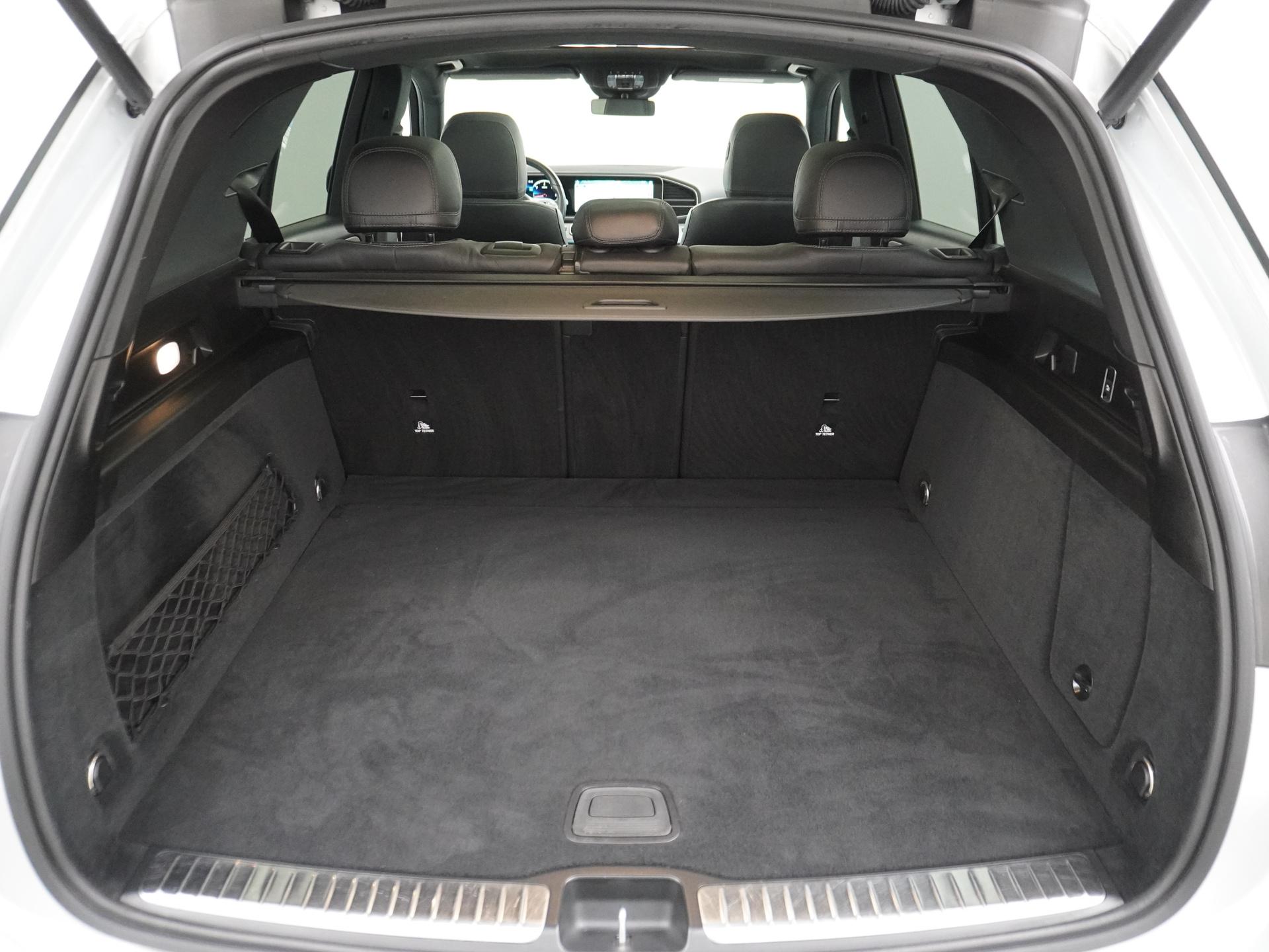 Mercedes-Benz GLE 300 d 4MATIC AMG Premium Plus 14