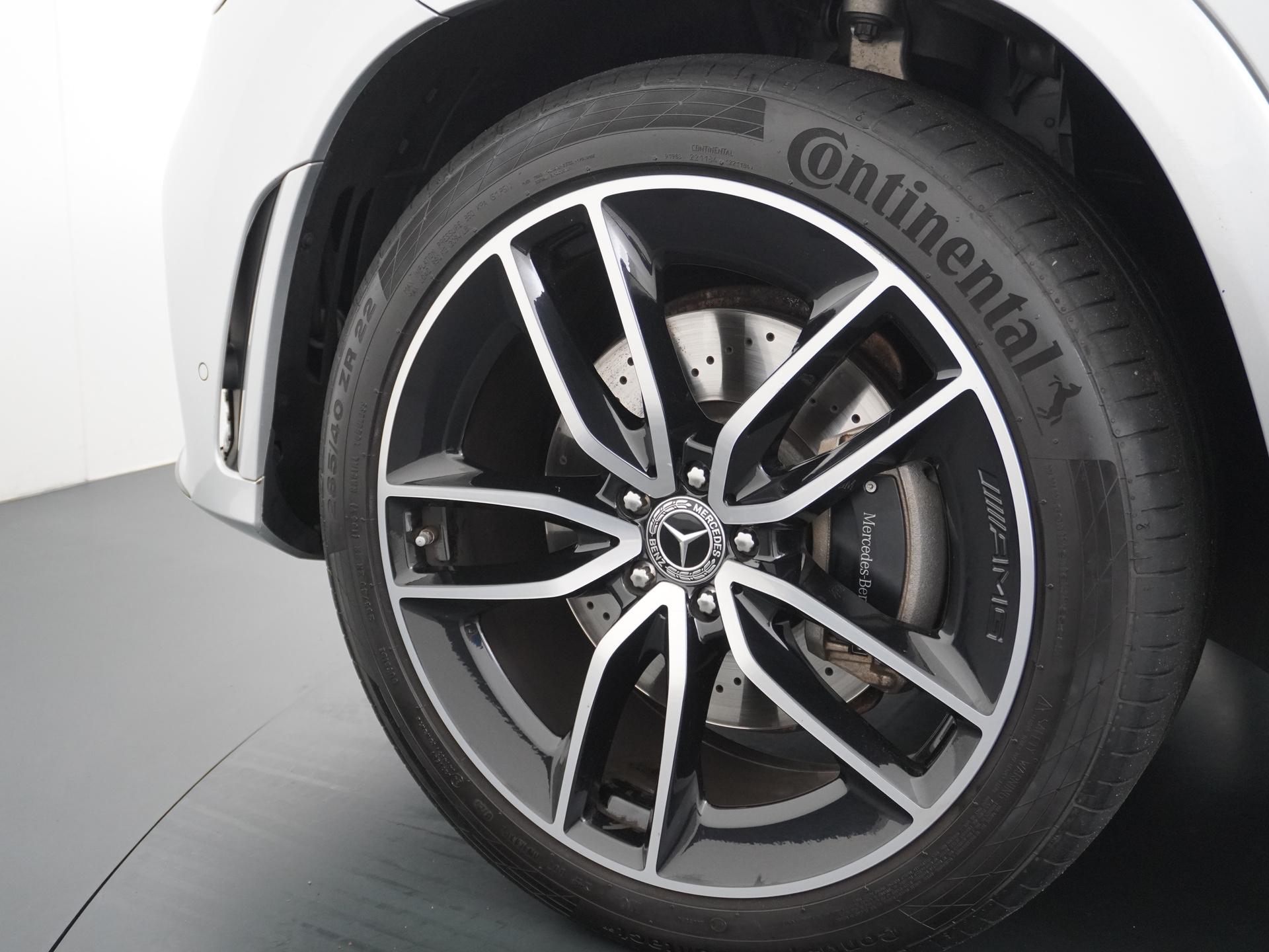 Mercedes-Benz GLE 300 d 4MATIC AMG Premium Plus 17