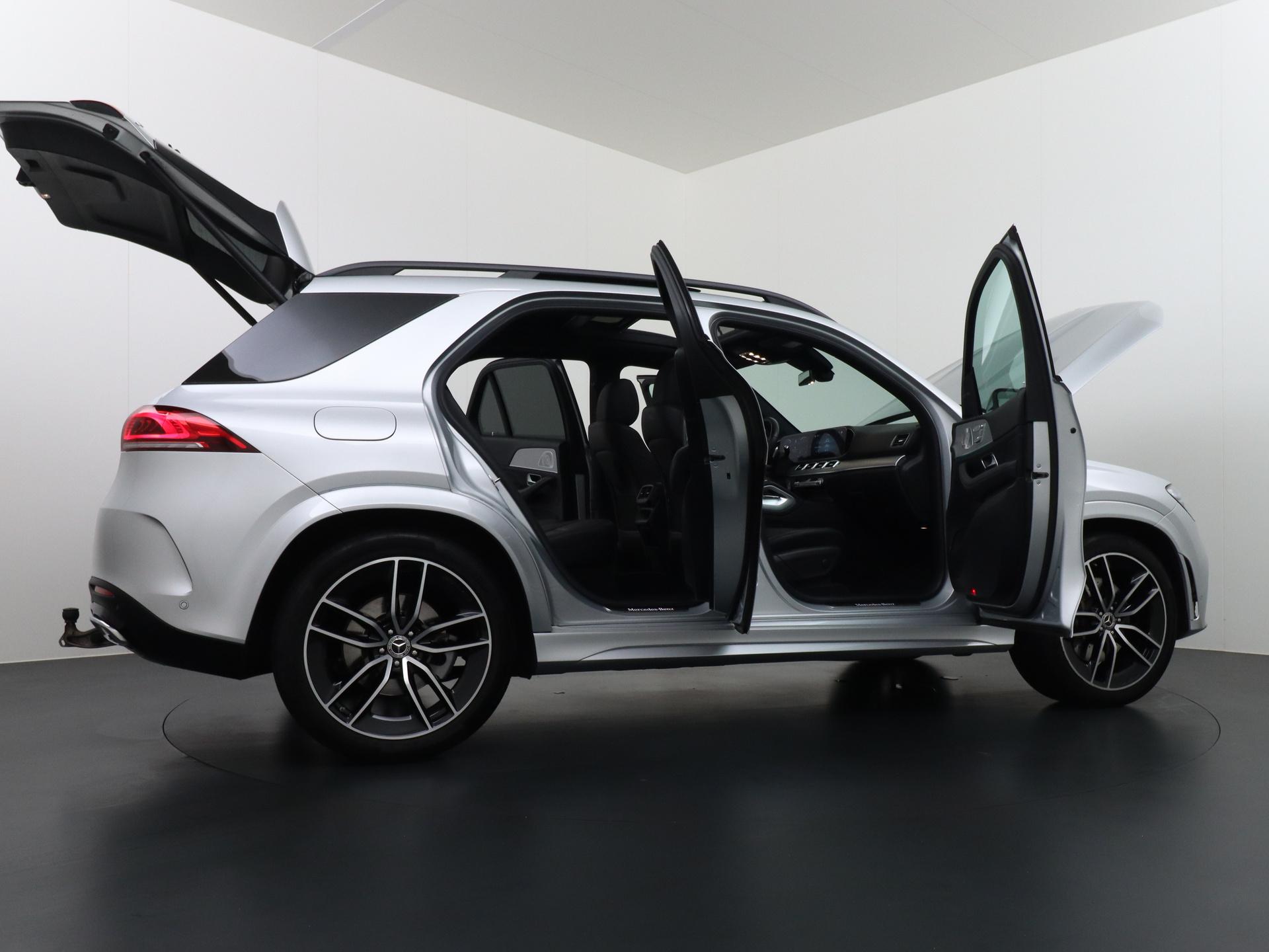 Mercedes-Benz GLE 300 d 4MATIC AMG Premium Plus 9