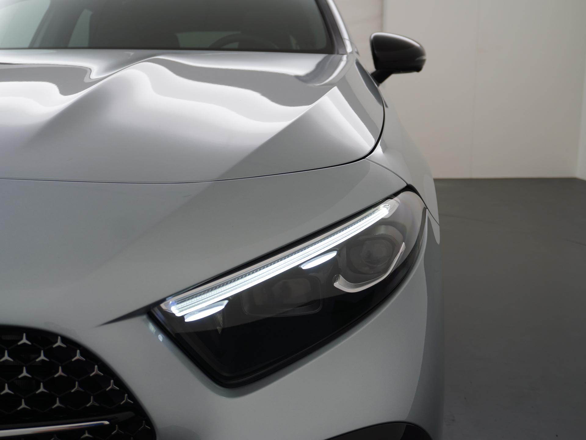 Mercedes-Benz A-Klasse 180 Business Solution AMG 14