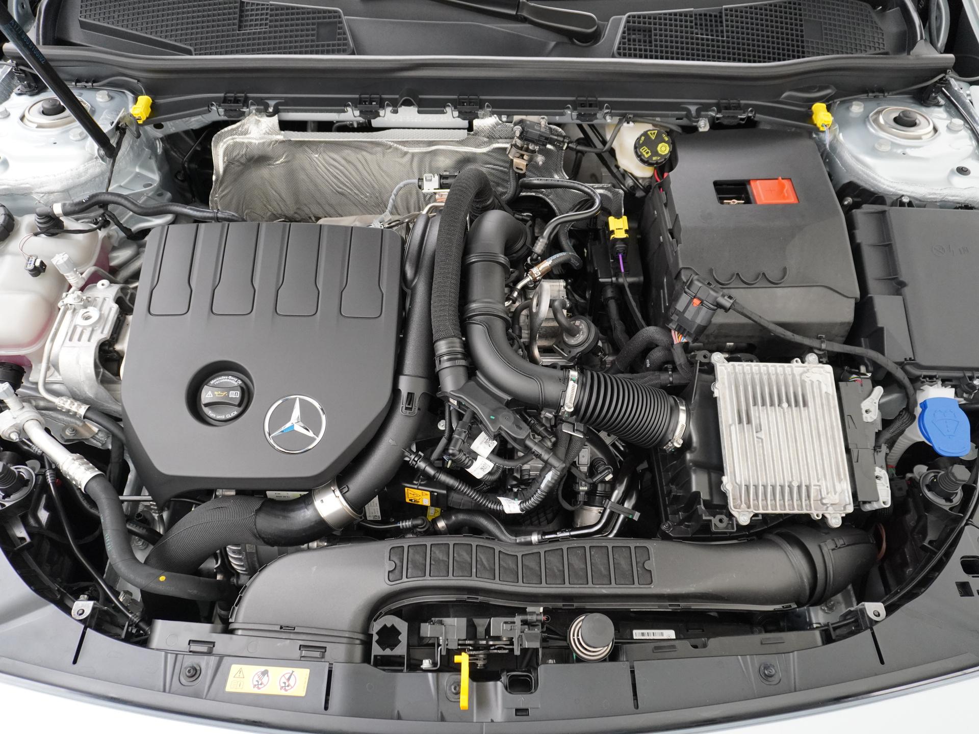 Mercedes-Benz A-Klasse 180 Business Solution AMG 15