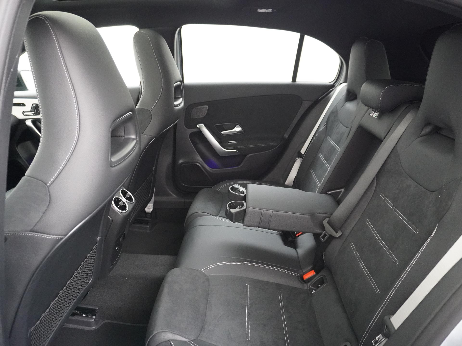 Mercedes-Benz A-Klasse 180 Business Solution AMG 22