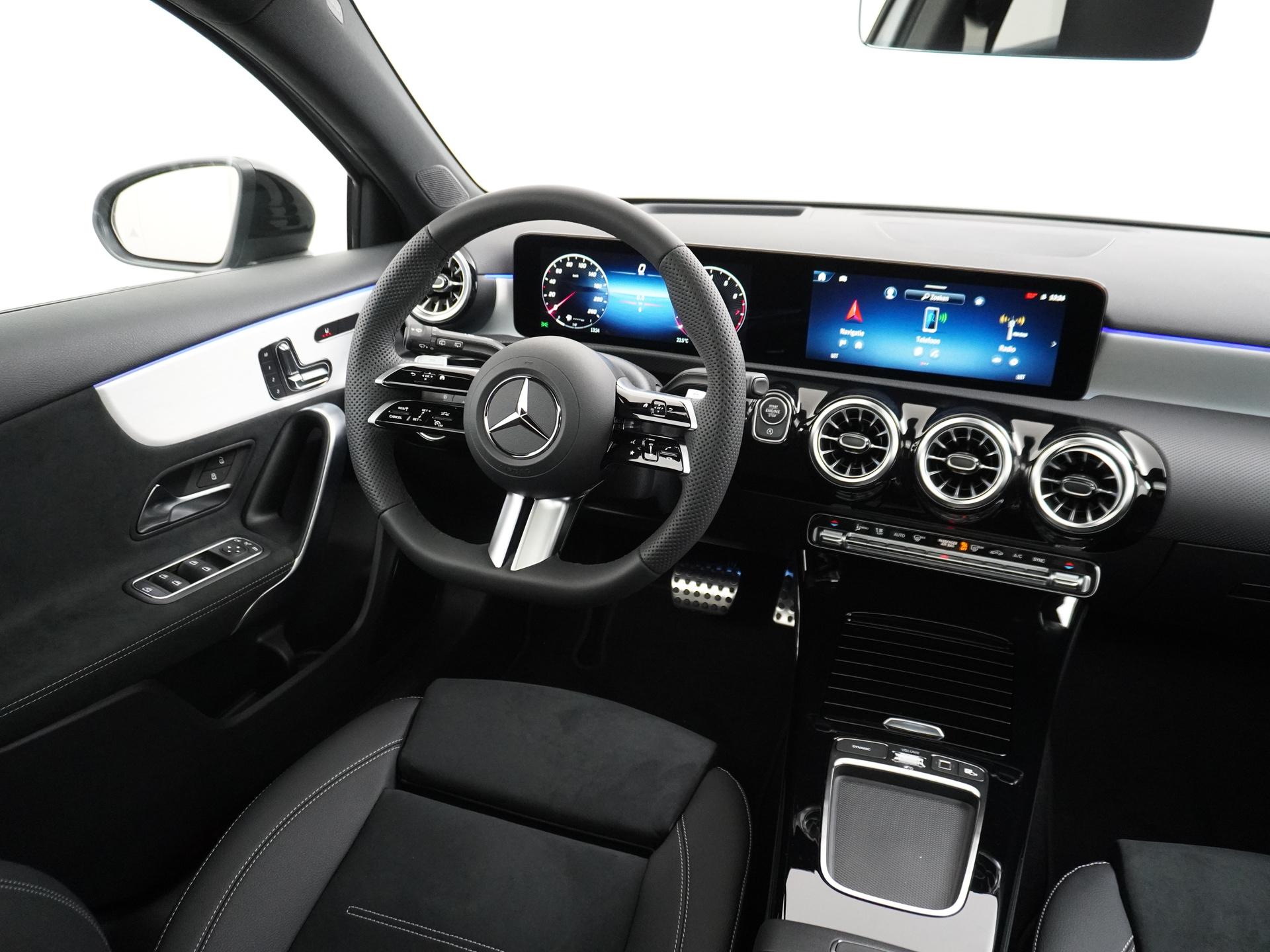 Mercedes-Benz A-Klasse 180 Business Solution AMG 25