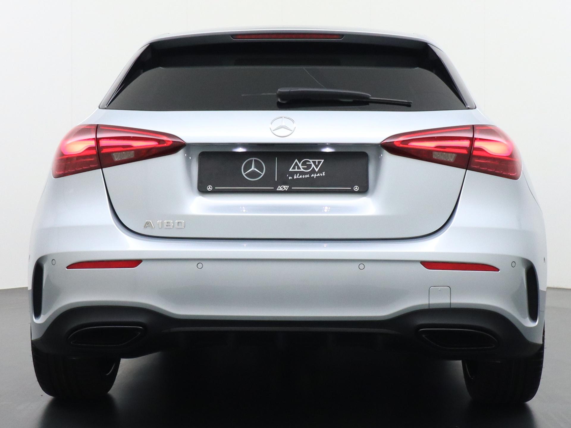 Mercedes-Benz A-Klasse 180 Business Solution AMG 3