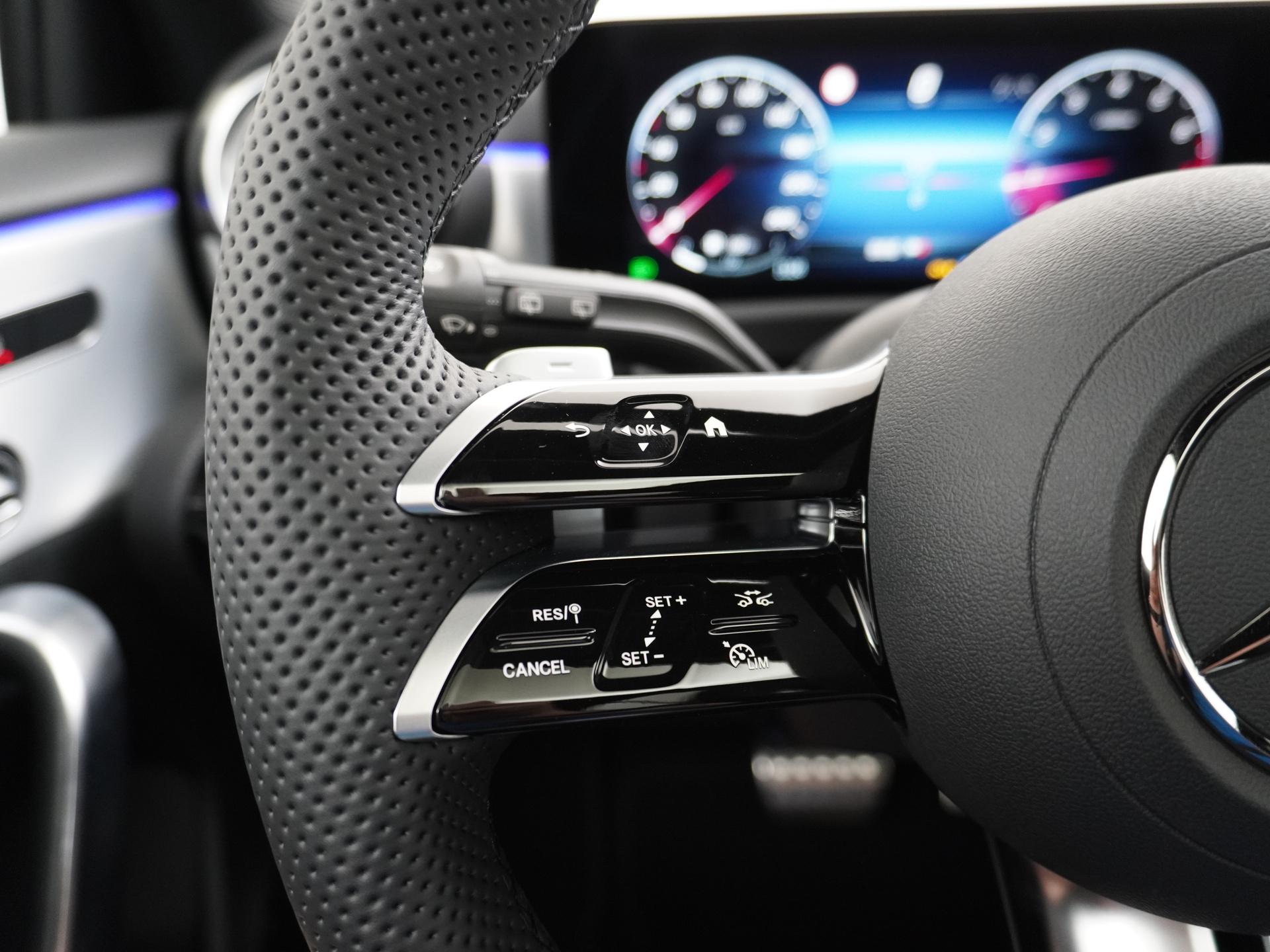 Mercedes-Benz A-Klasse 180 Business Solution AMG 30