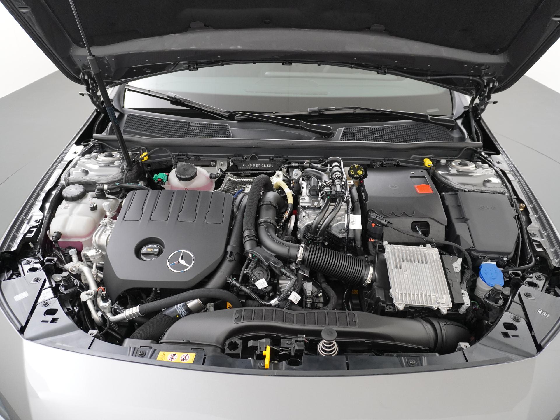 Mercedes-Benz A-Klasse 250 e Business Solution AMG 15