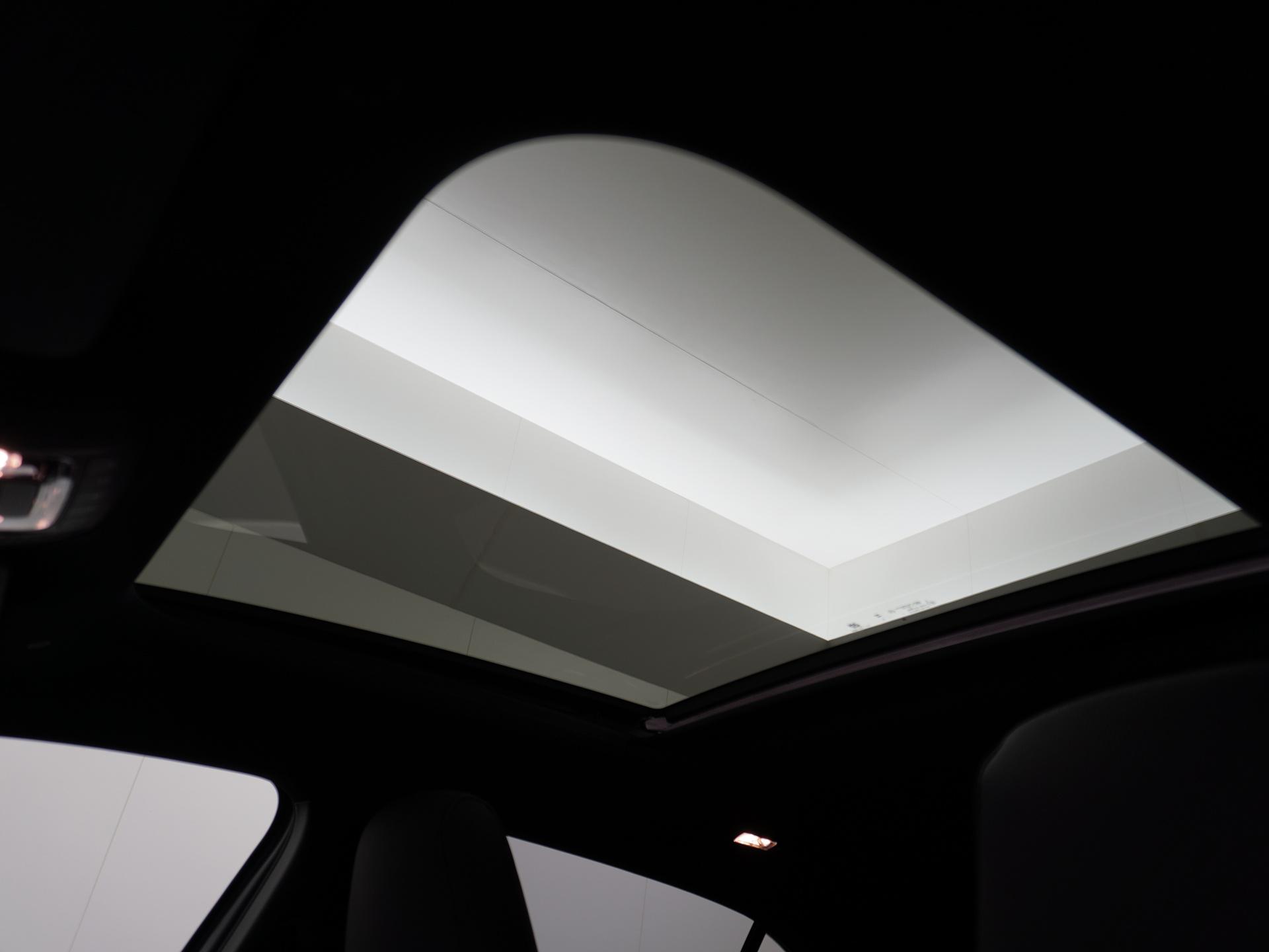 Mercedes-Benz A-Klasse 250 e Business Solution AMG 19