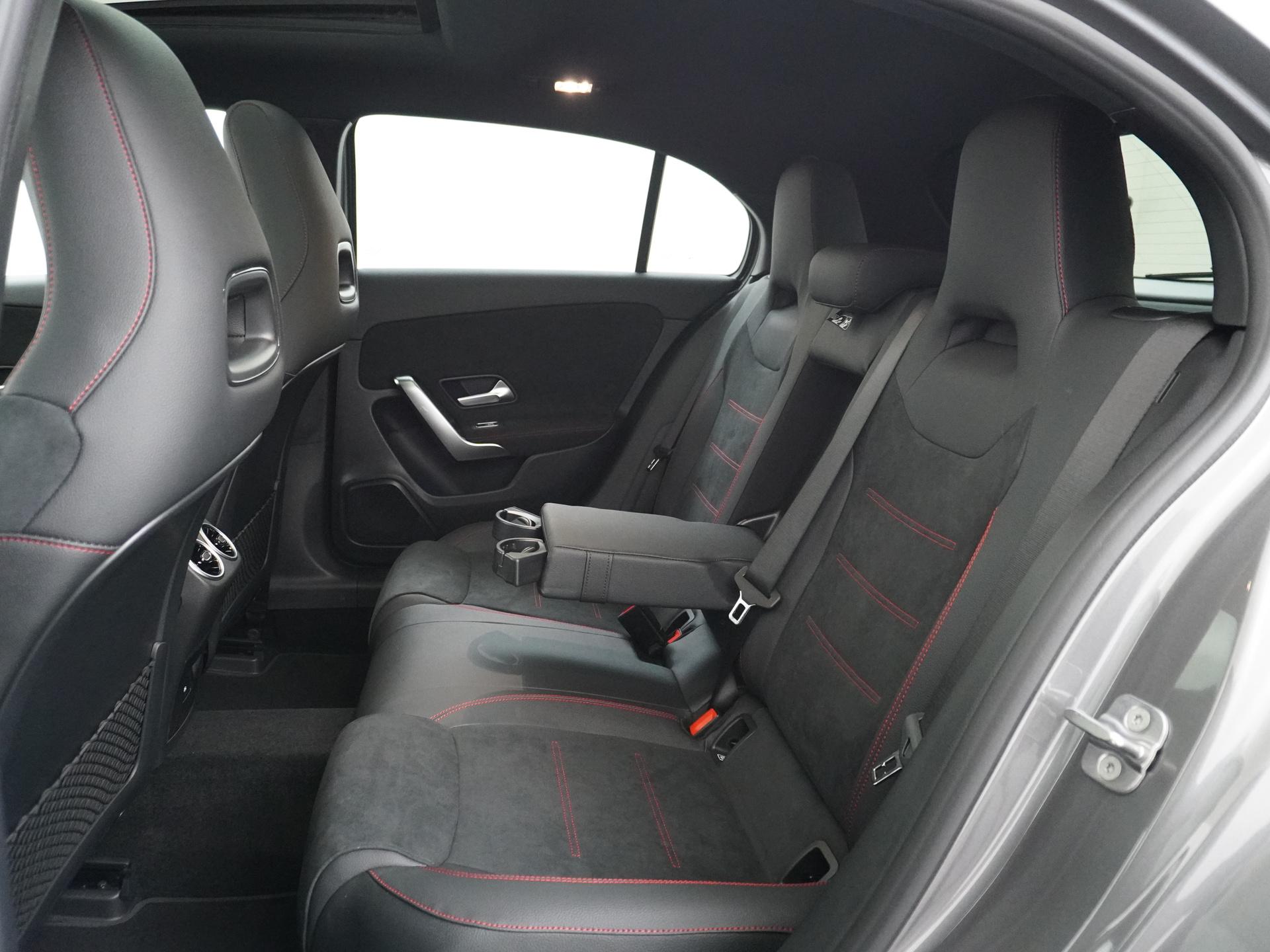 Mercedes-Benz A-Klasse 250 e Business Solution AMG 21