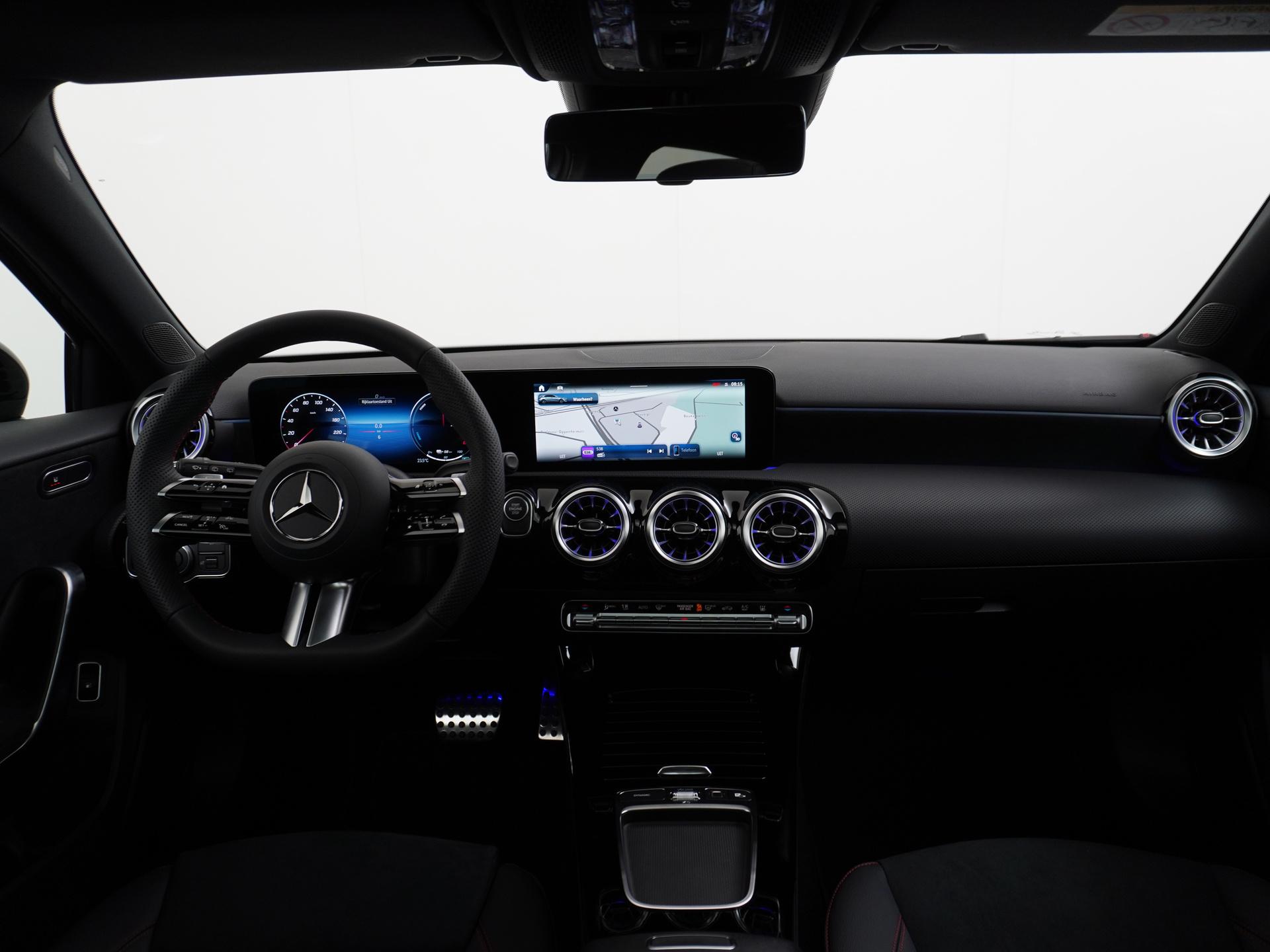 Mercedes-Benz A-Klasse 250 e Business Solution AMG 22