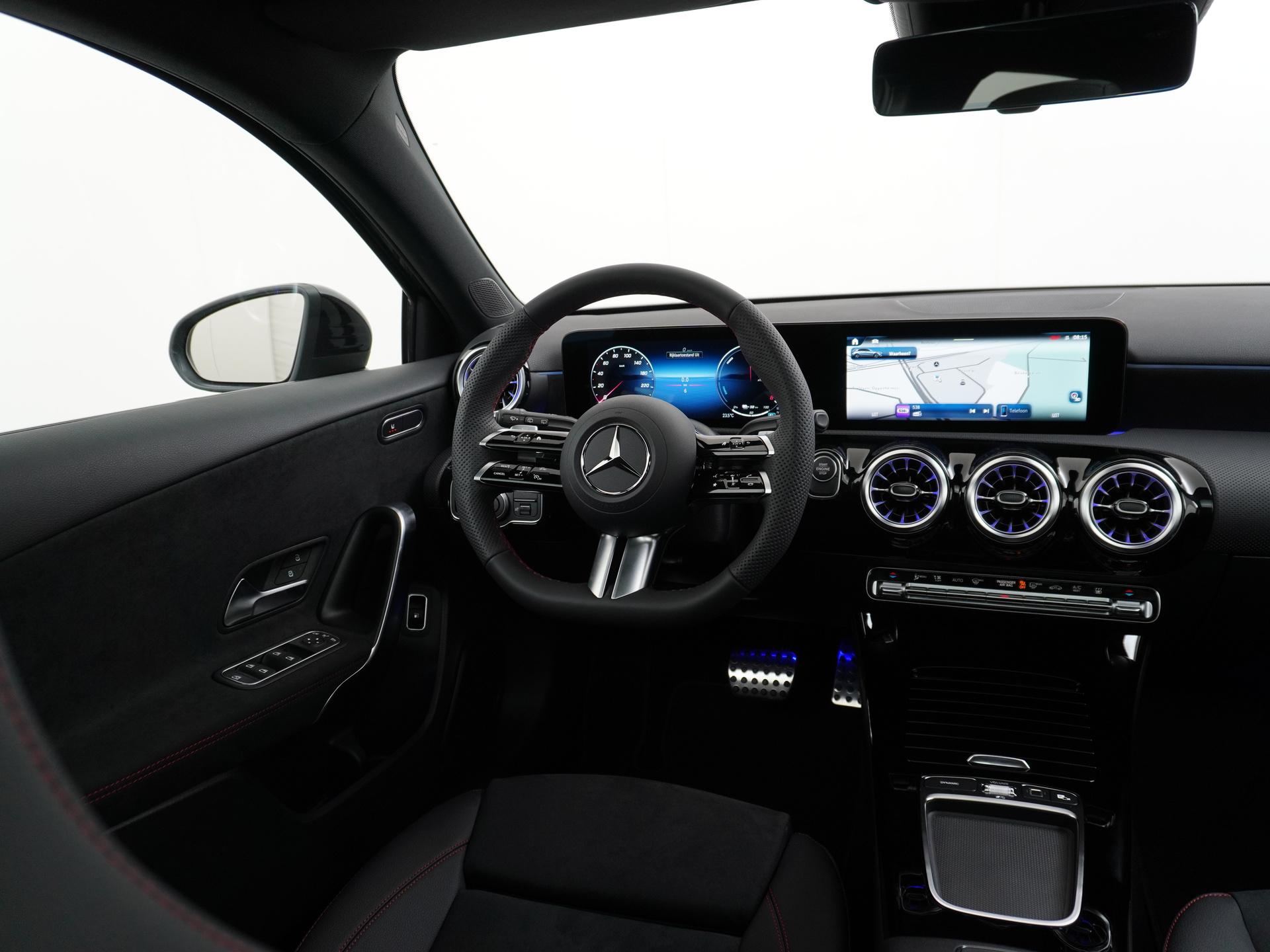 Mercedes-Benz A-Klasse 250 e Business Solution AMG 23