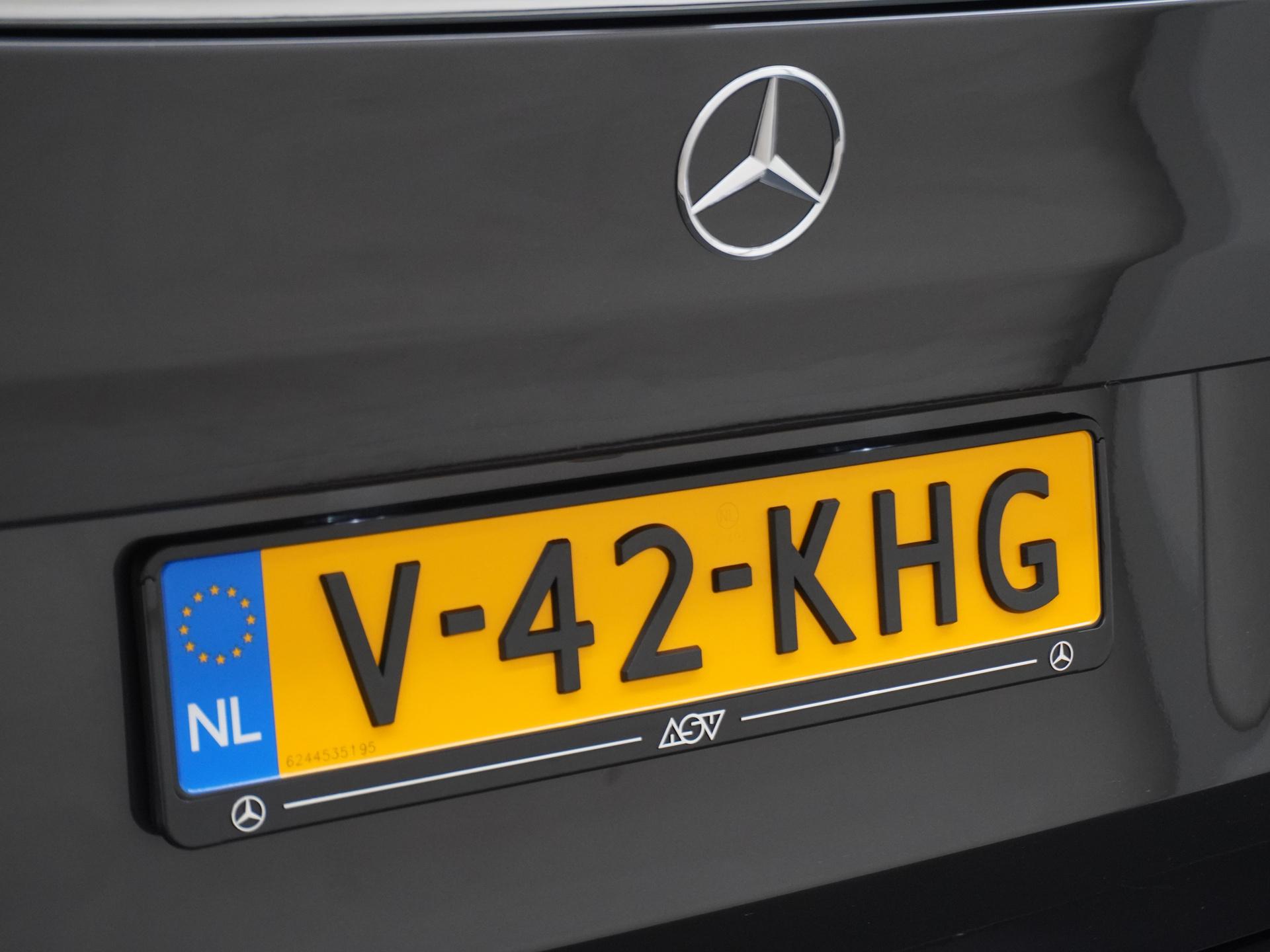 Mercedes-Benz V-Klasse 300d DC 4MATIC AMG / Avantgarde L2 12