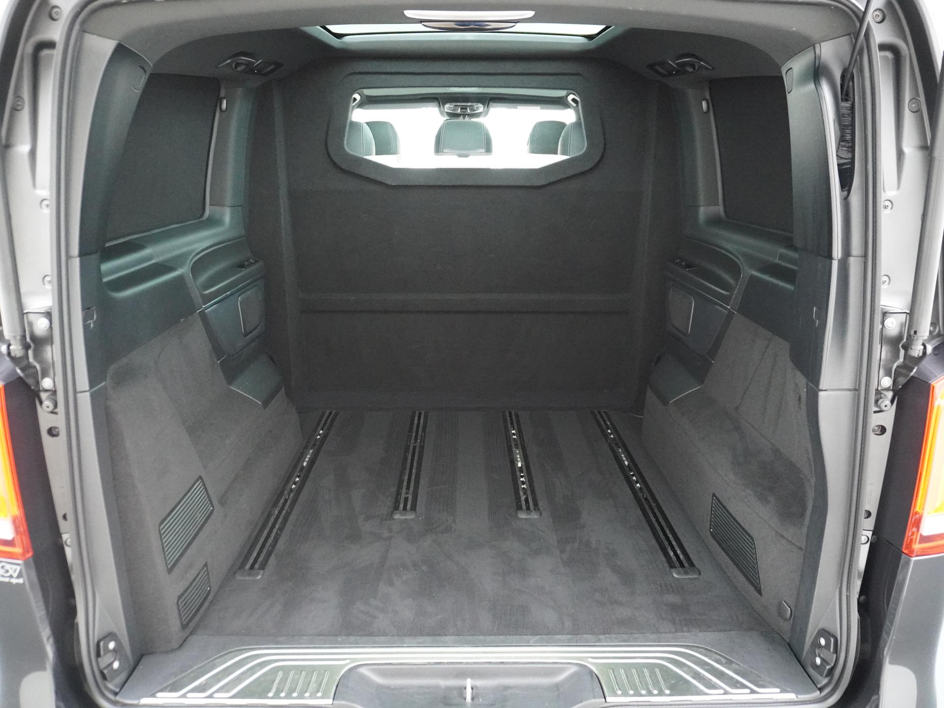 Mercedes-Benz V-Klasse 300d DC 4MATIC AMG / Avantgarde L2 13