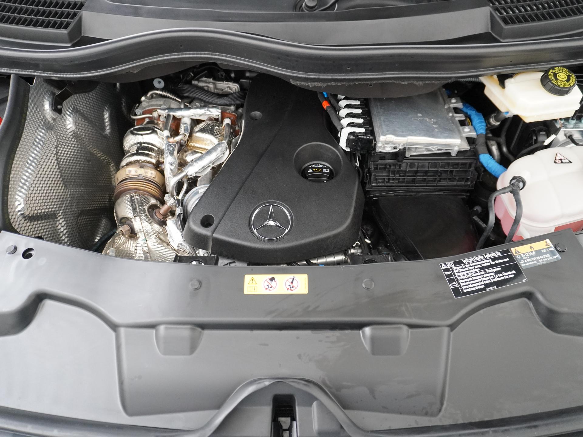 Mercedes-Benz V-Klasse 300d DC 4MATIC AMG / Avantgarde L2 17