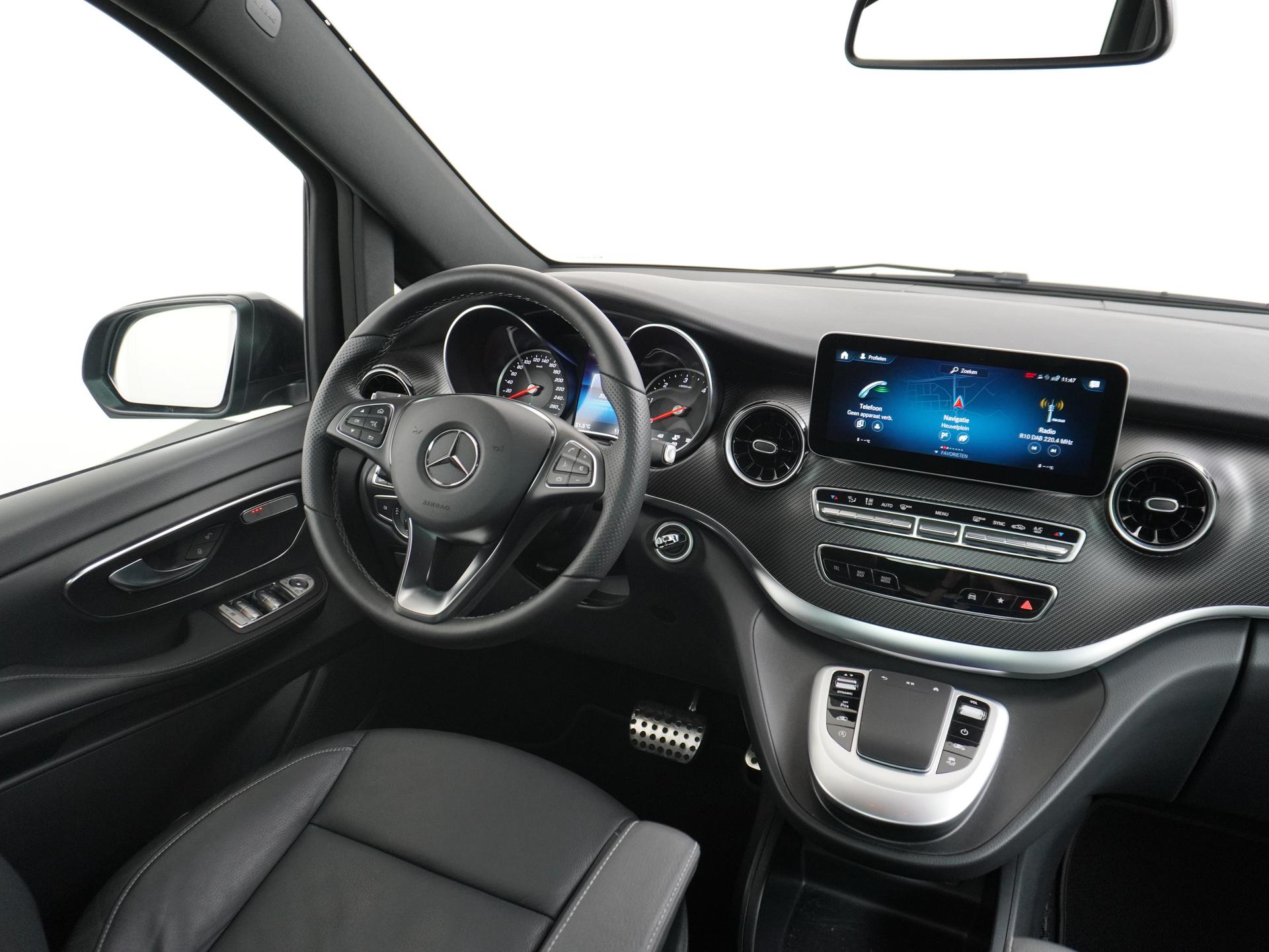 Mercedes-Benz V-Klasse 300d DC 4MATIC AMG / Avantgarde L2 26