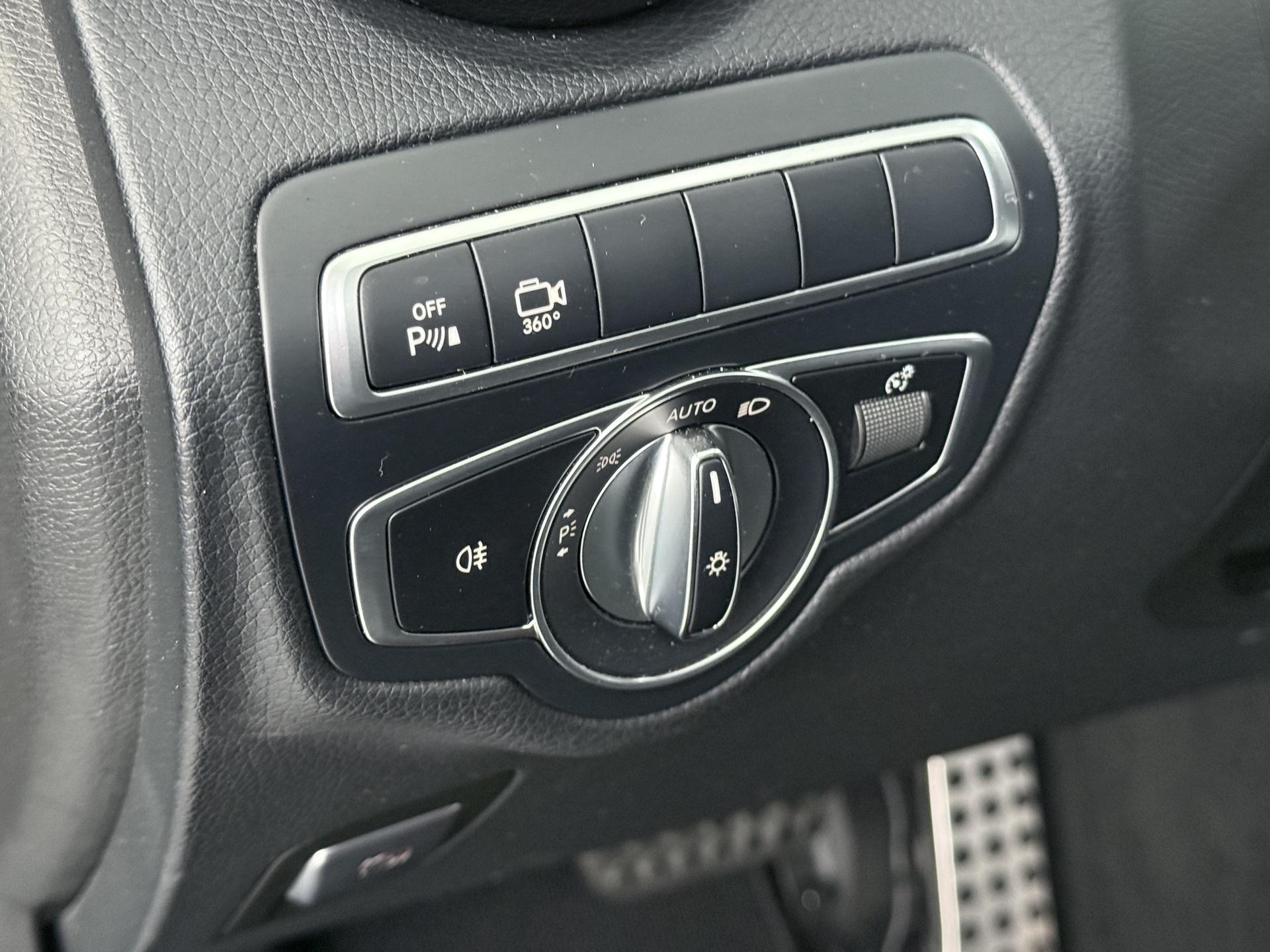 Mercedes-Benz GLC Coupé 300 4MATIC 13