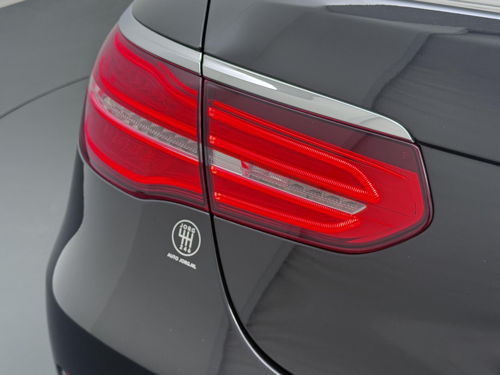 Mercedes-Benz GLC Coupé 300 4MATIC 24