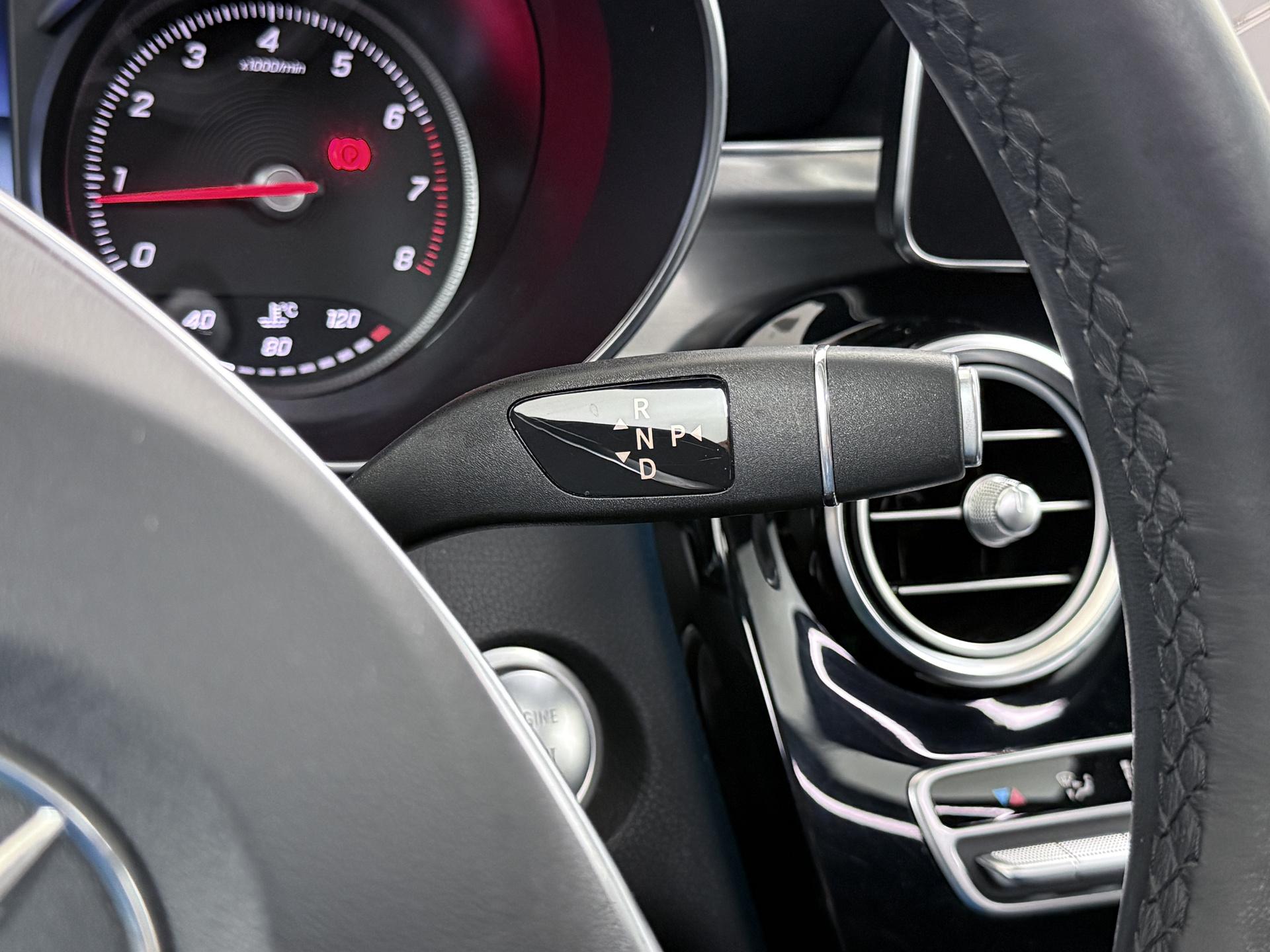 Mercedes-Benz GLC Coupé 300 4MATIC 28