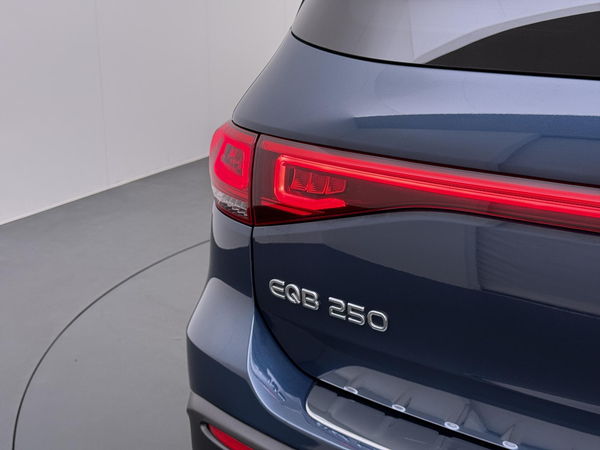 Mercedes-Benz EQB 250 AMG-Line 67 kWh Accu 16