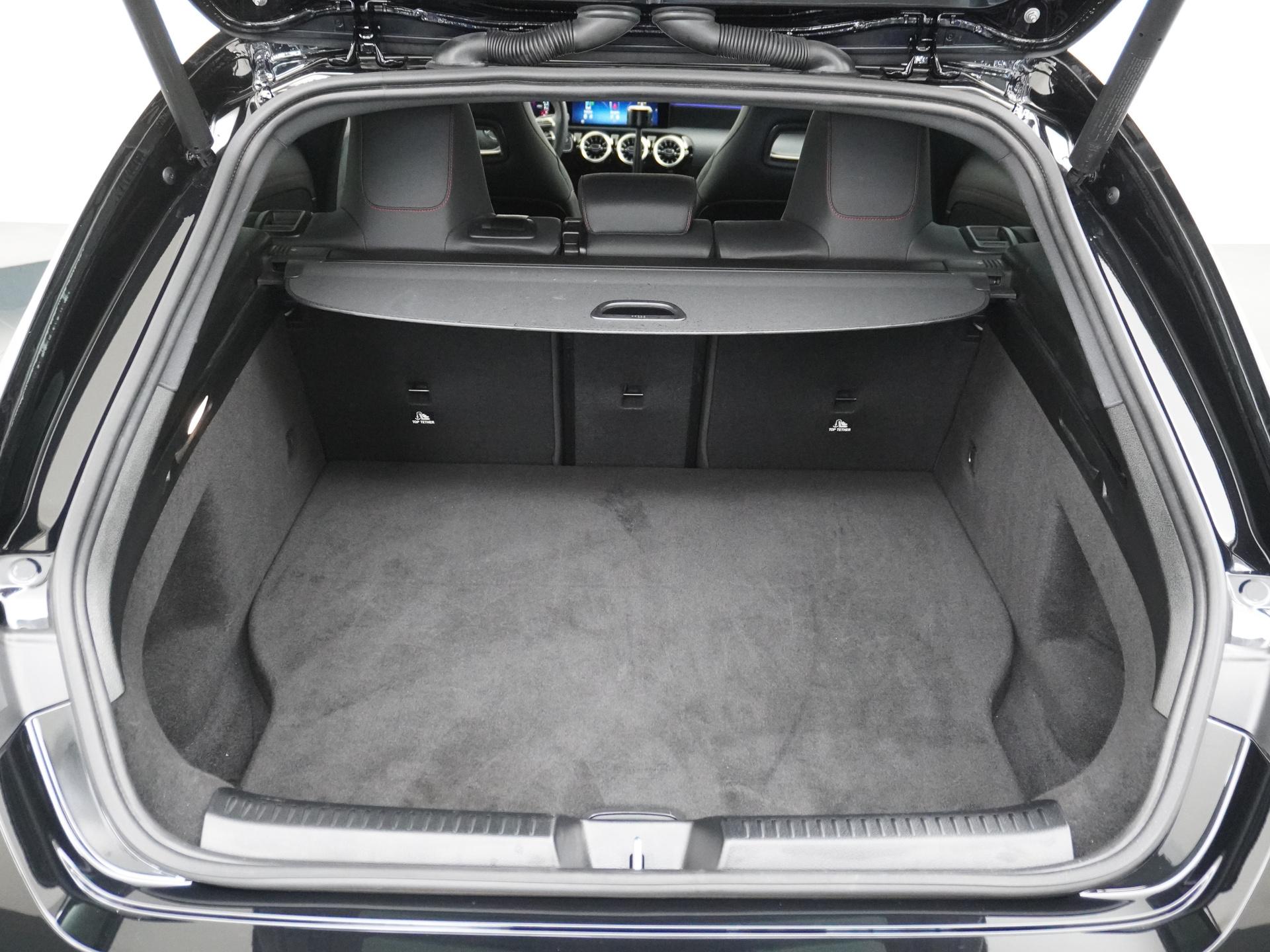 Mercedes-Benz CLA-Klasse Shooting Brake 250 e Star Edition 14