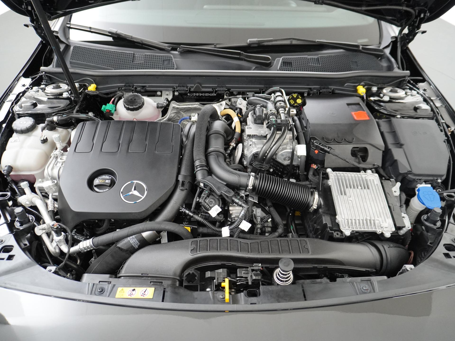 Mercedes-Benz CLA-Klasse Shooting Brake 250 e Star Edition 17