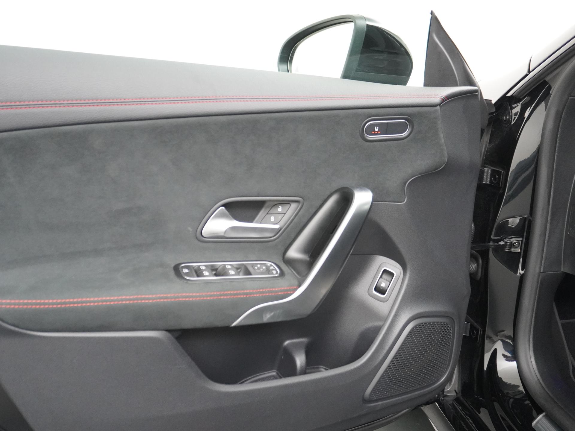 Mercedes-Benz CLA-Klasse Shooting Brake 250 e Star Edition 19