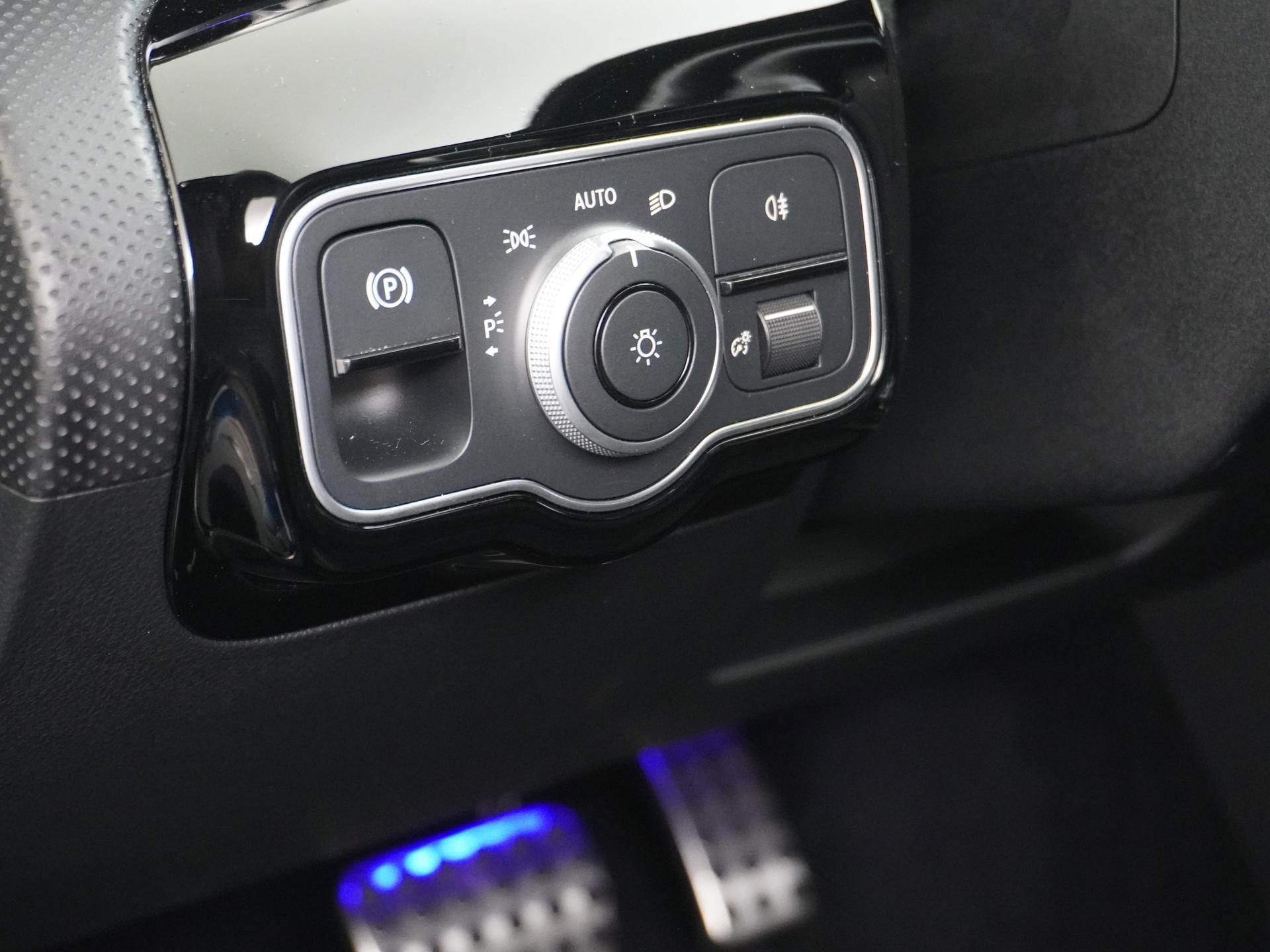 Mercedes-Benz CLA-Klasse Shooting Brake 250 e Star Edition 21