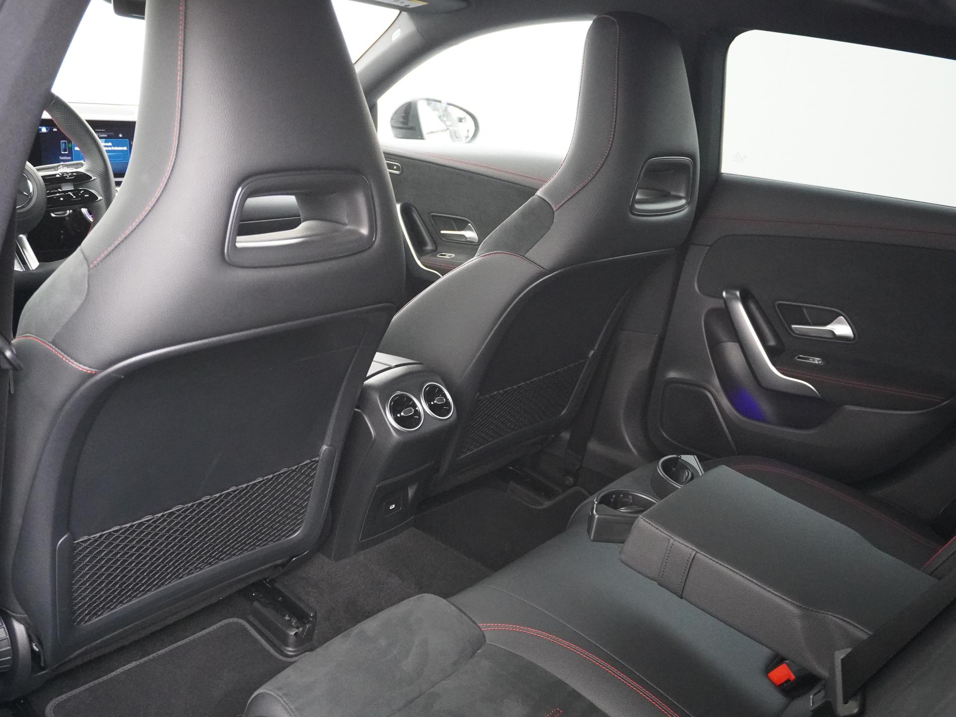 Mercedes-Benz CLA-Klasse Shooting Brake 250 e Star Edition 22