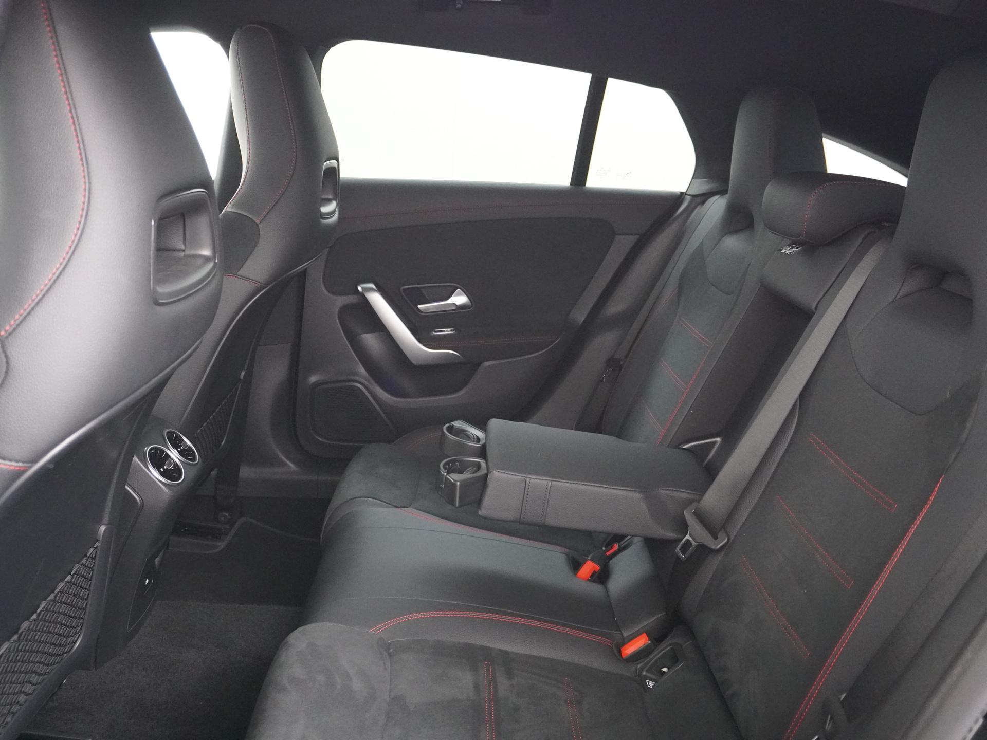 Mercedes-Benz CLA-Klasse Shooting Brake 250 e Star Edition 23