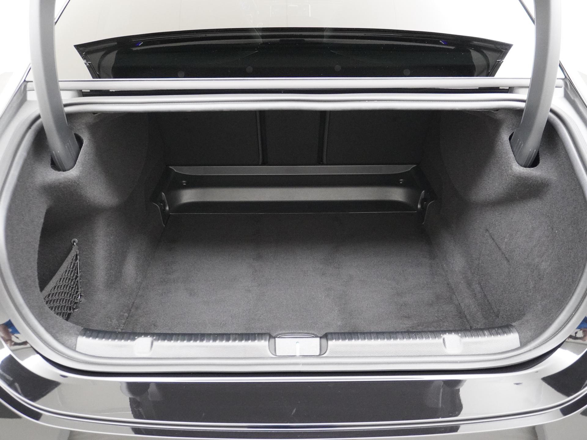 Mercedes-Benz EQE 300 Sport Edition 89 kWh 16