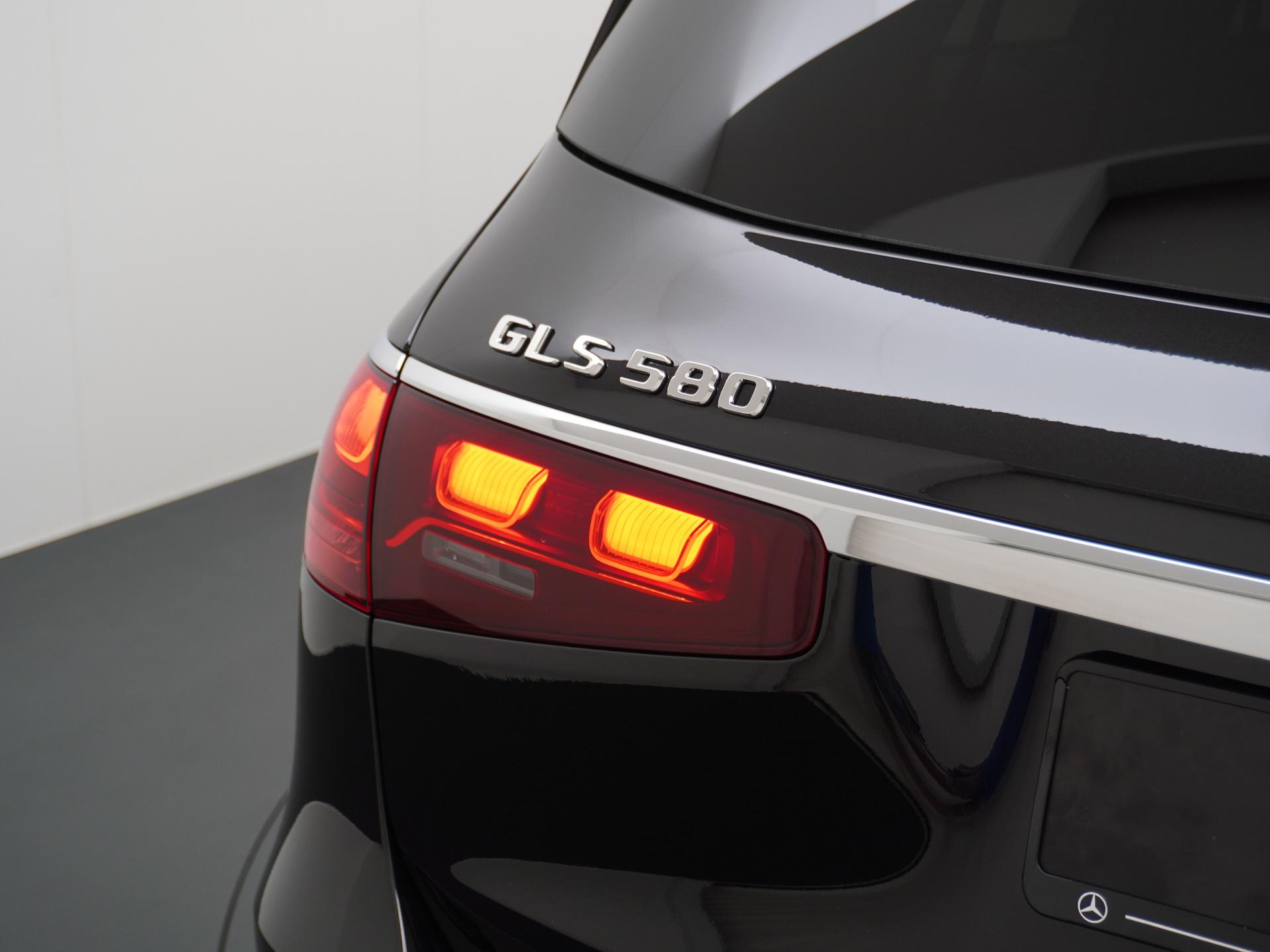 Mercedes-Benz GLS 580 4MATIC AMG Line 11