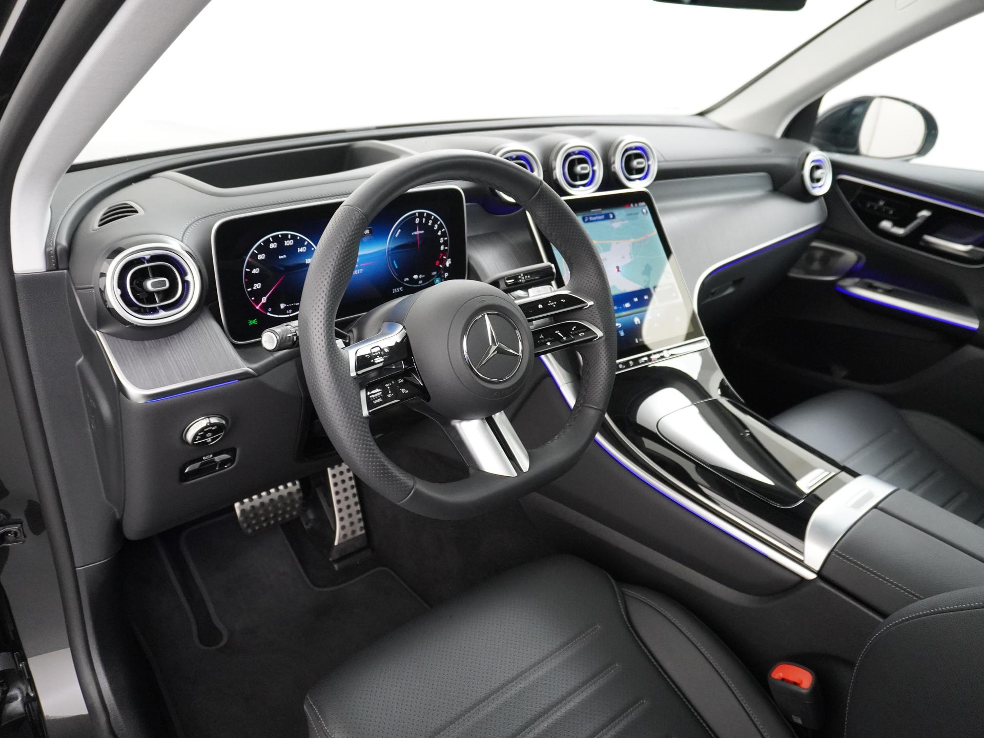 Mercedes-Benz GLC 300e 4MATIC AMG Line 1