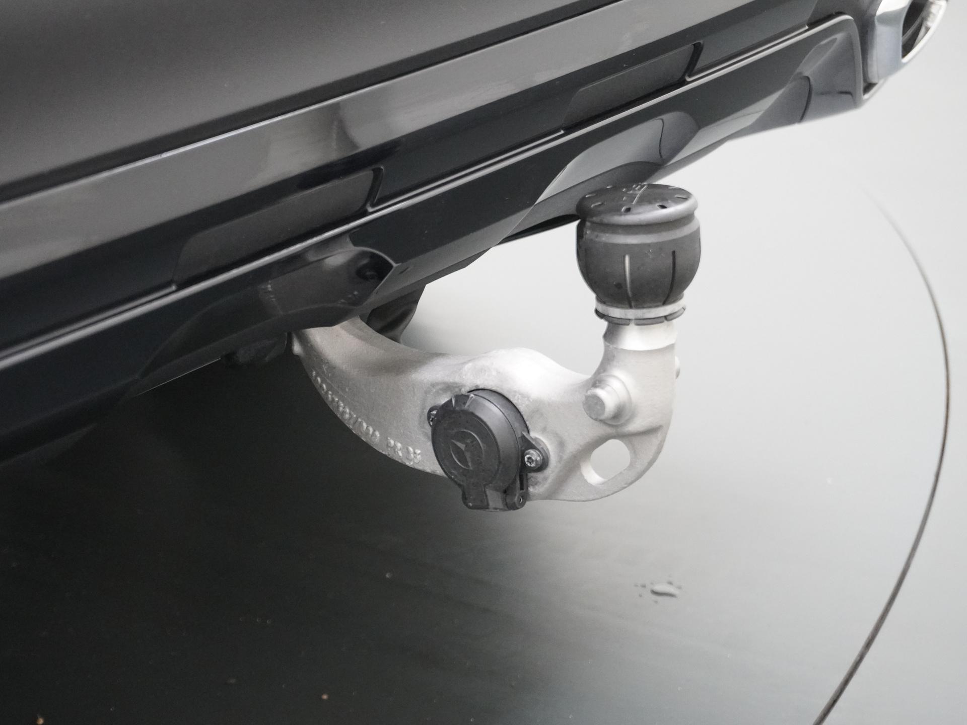 Mercedes-Benz GLC 300e 4MATIC AMG Line 15