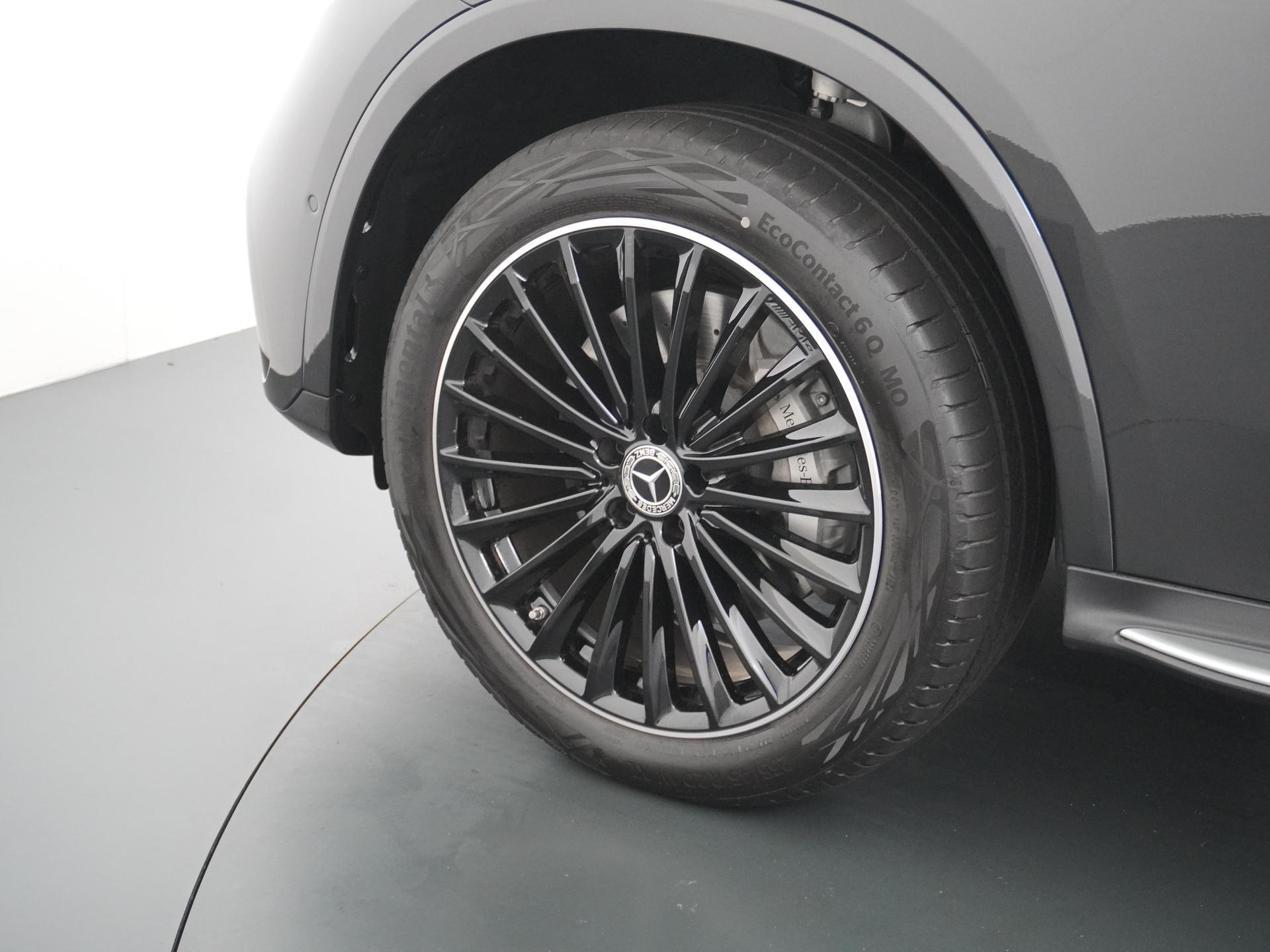 Mercedes-Benz GLC 300e 4MATIC AMG Line 19