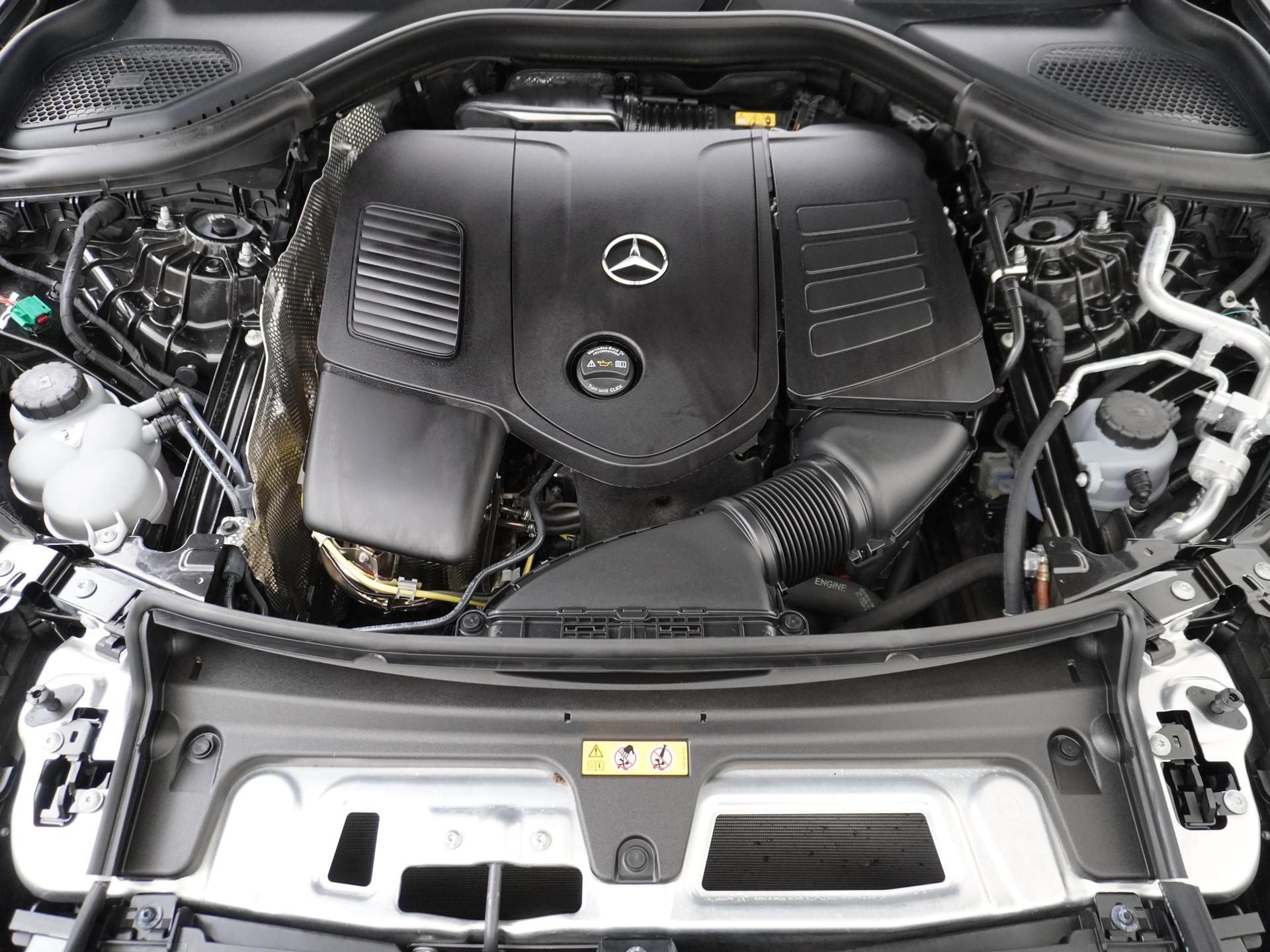 Mercedes-Benz GLC 300e 4MATIC AMG Line 21