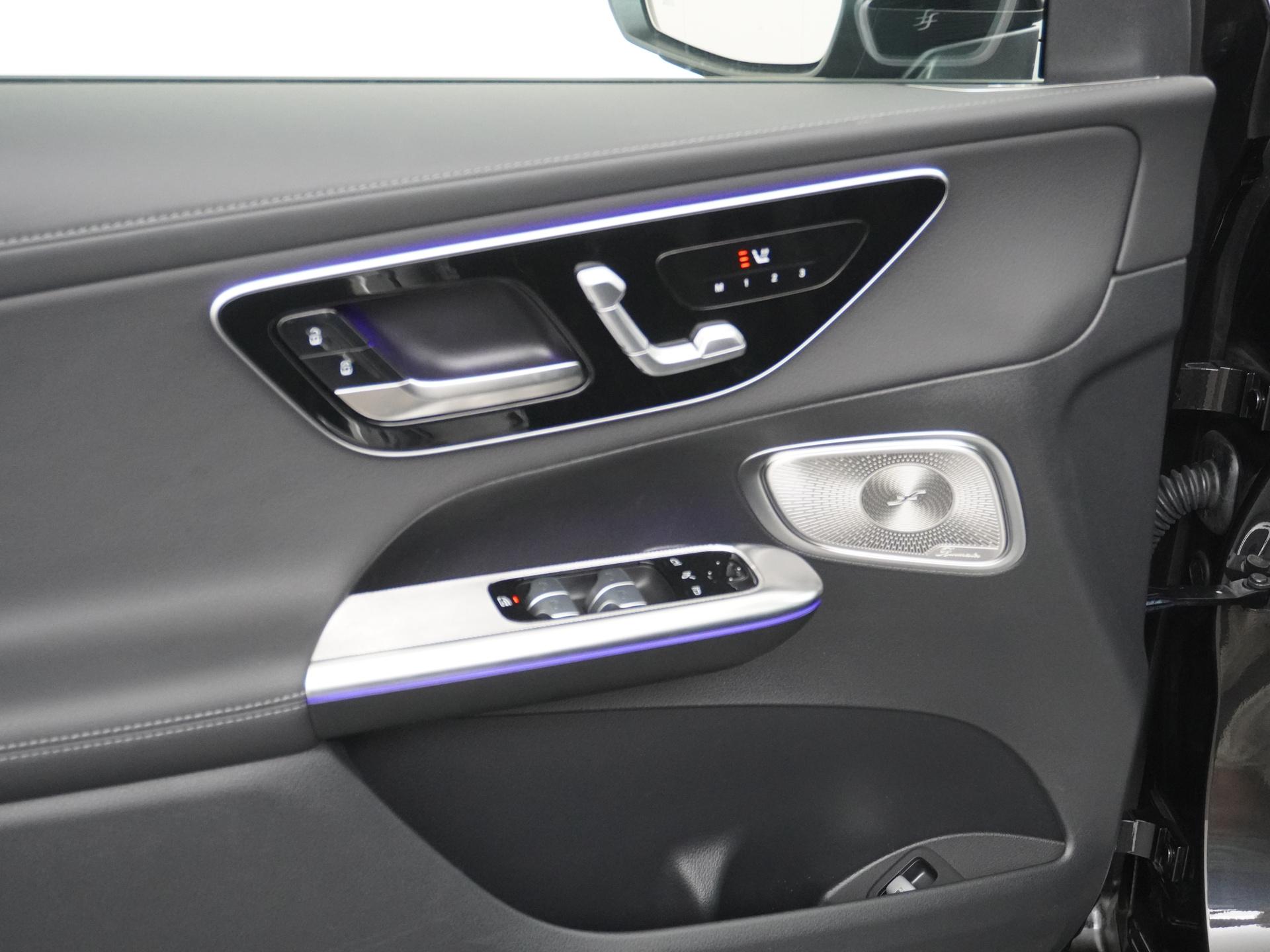 Mercedes-Benz GLC 300e 4MATIC AMG Line 22