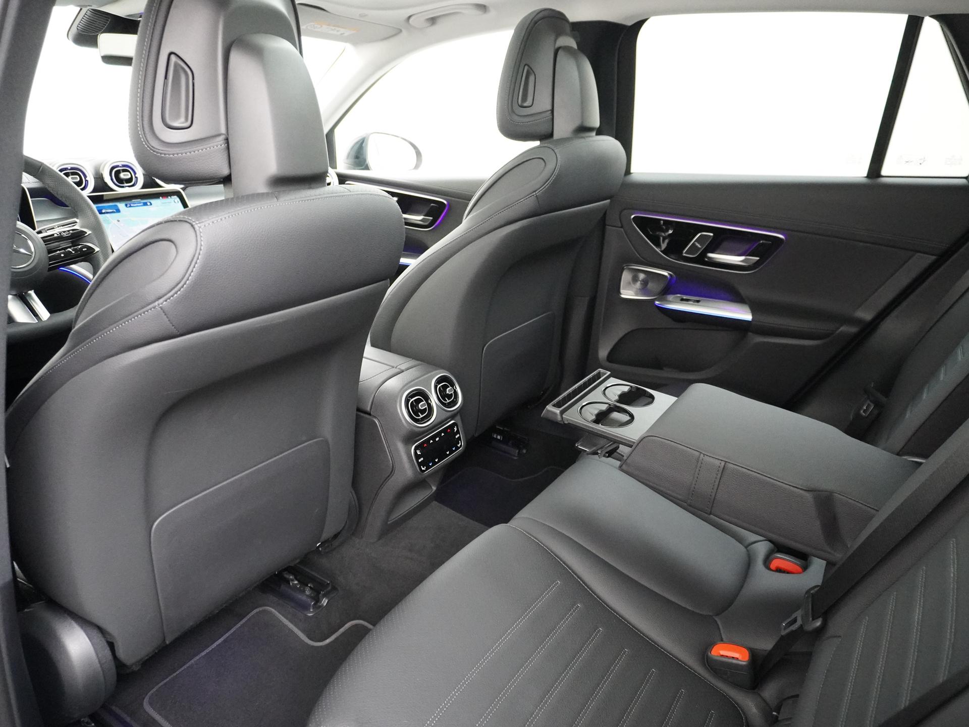 Mercedes-Benz GLC 300e 4MATIC AMG Line 26