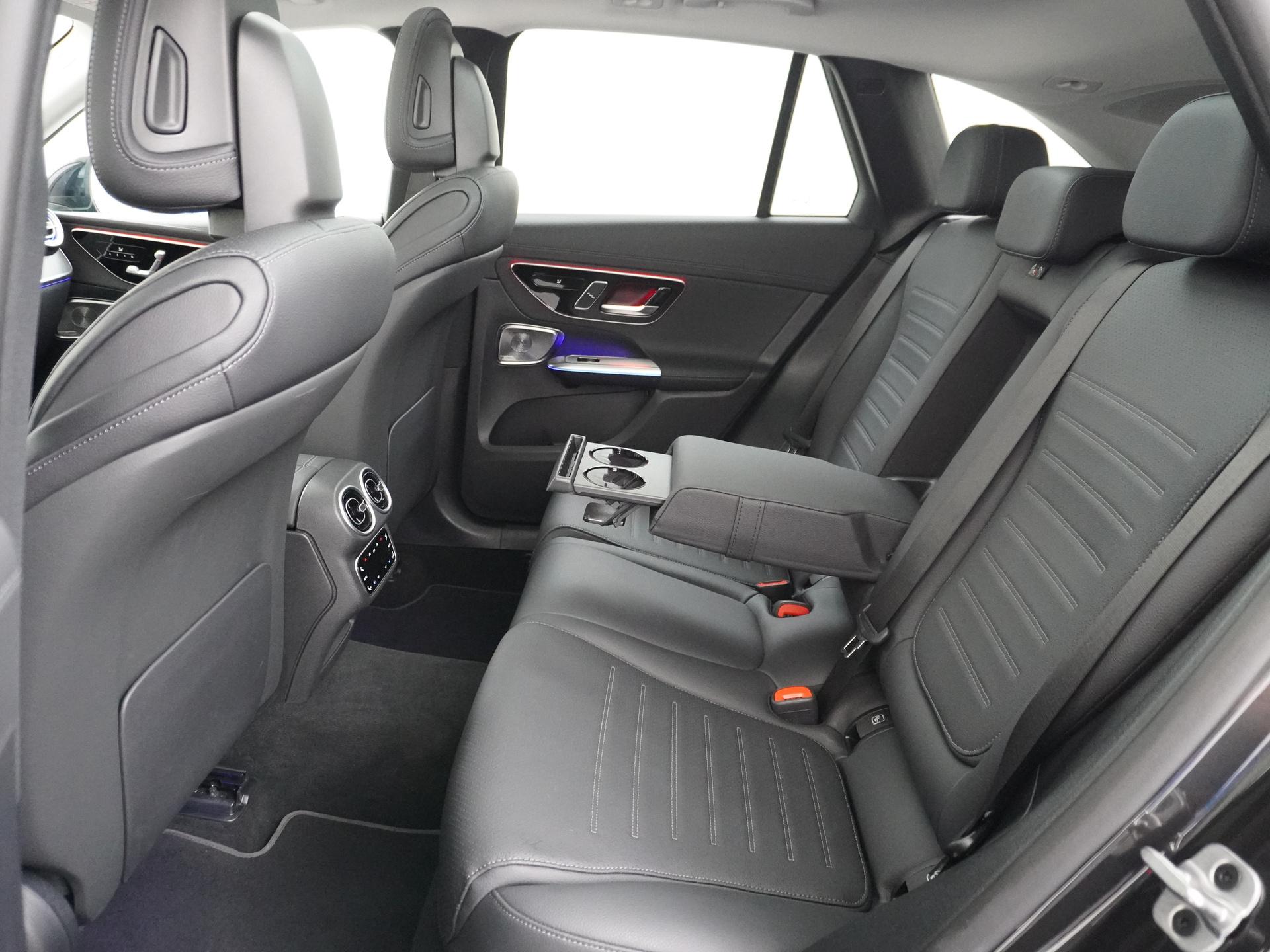 Mercedes-Benz GLC 300e 4MATIC AMG Line 27