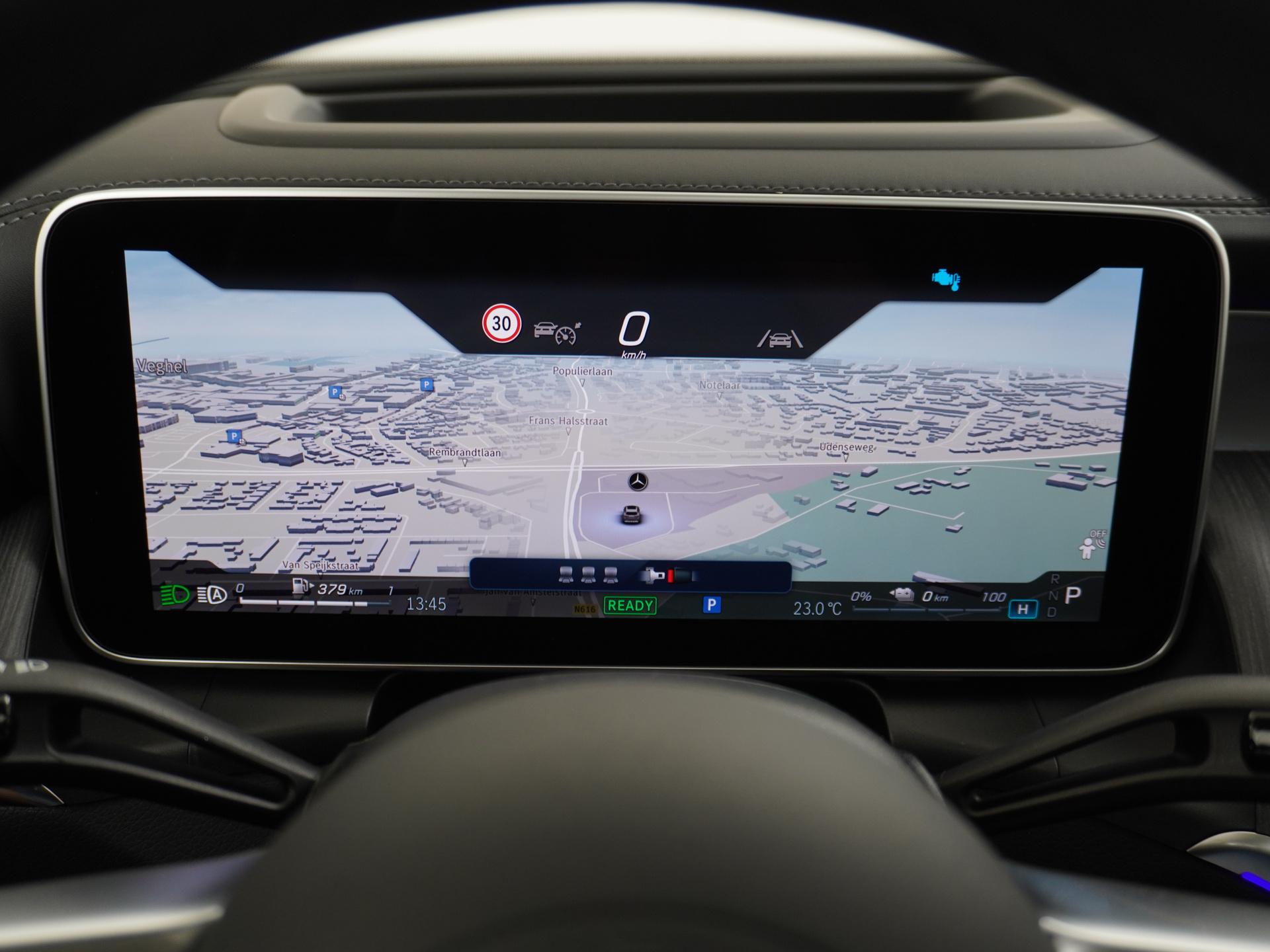 Mercedes-Benz GLC 300e 4MATIC AMG Line 37